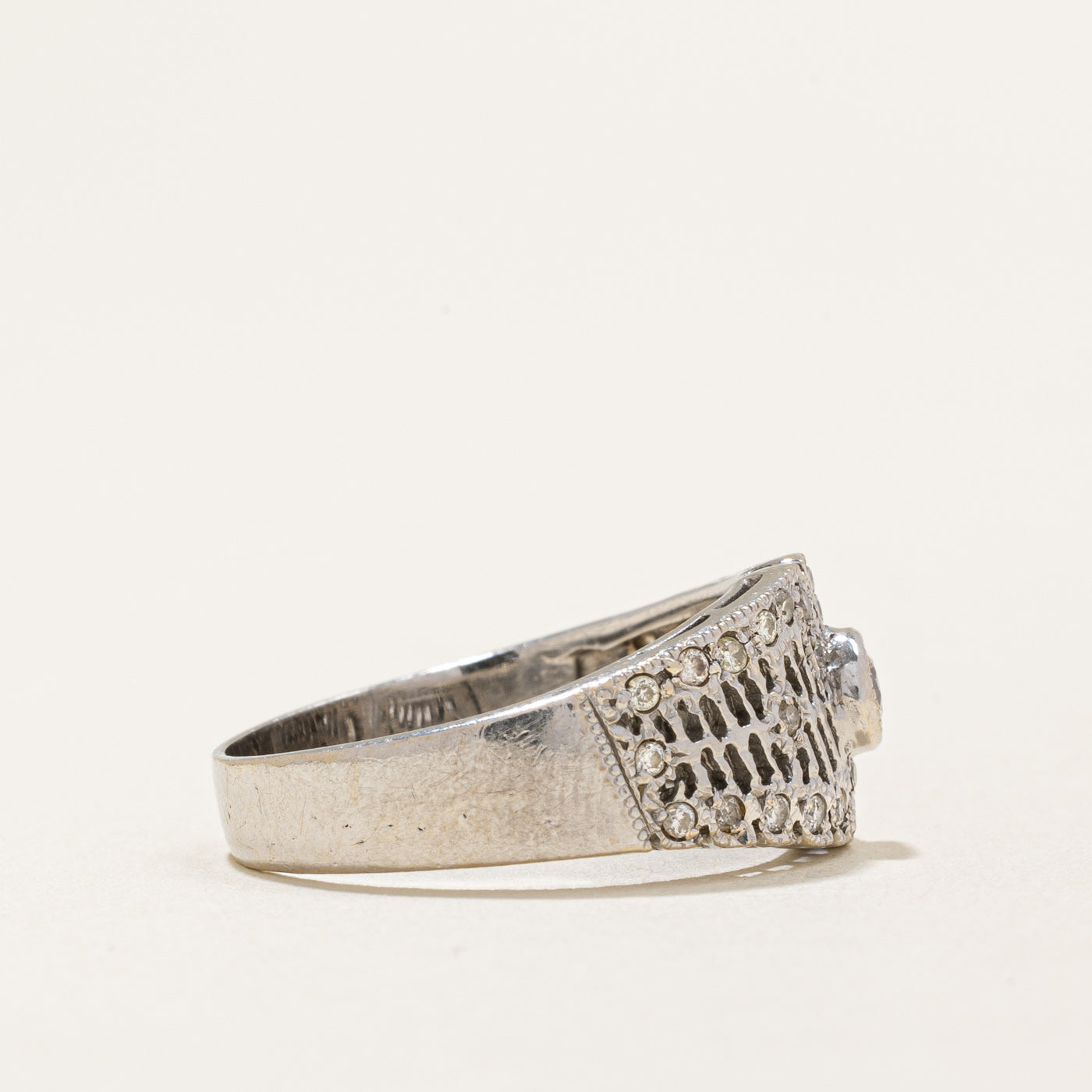 Illusion Set Diamond Ring | 0.31ctw | SZ 6.25 |