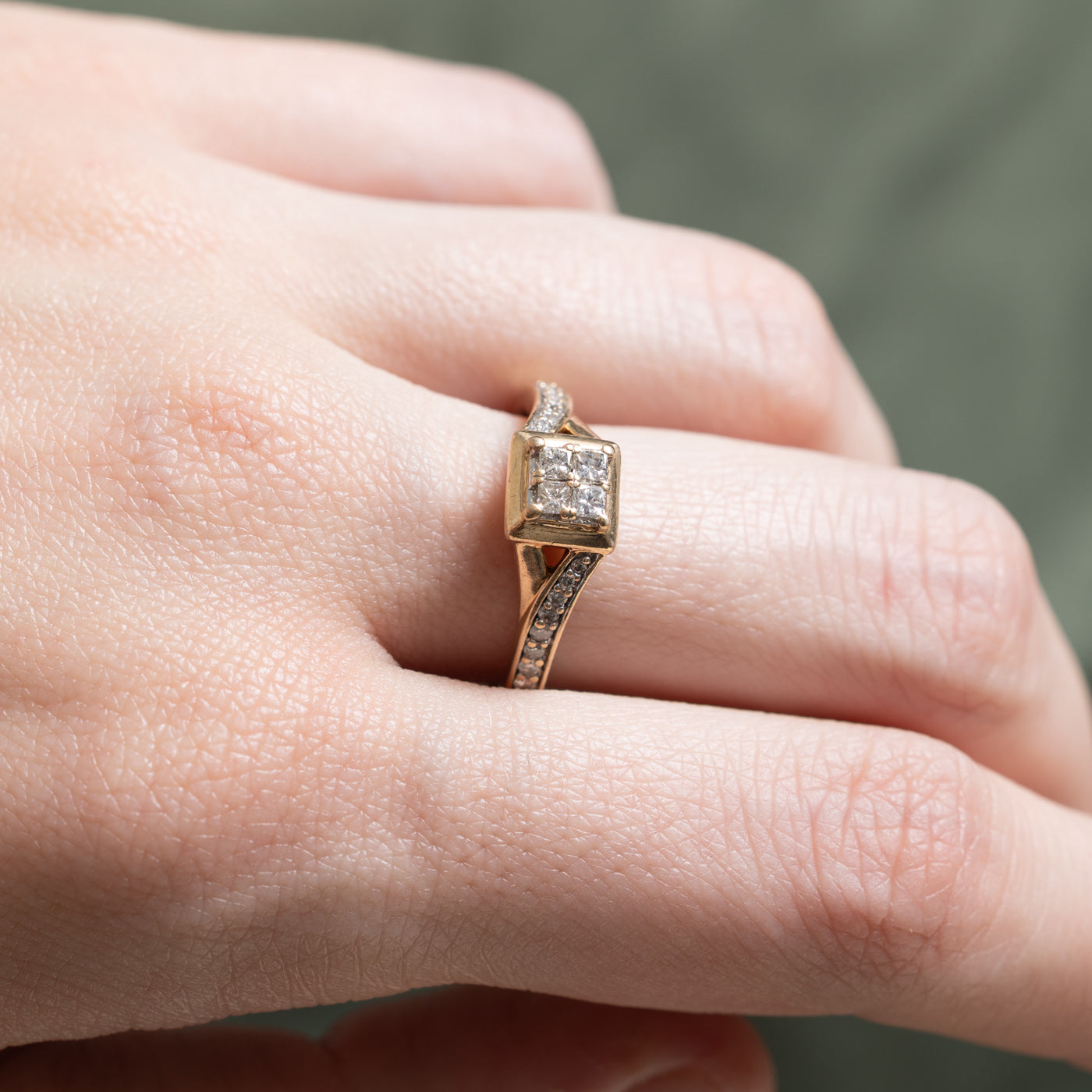 Diamond Grid Tapered Ring | 0.33ctw | SZ 7.25