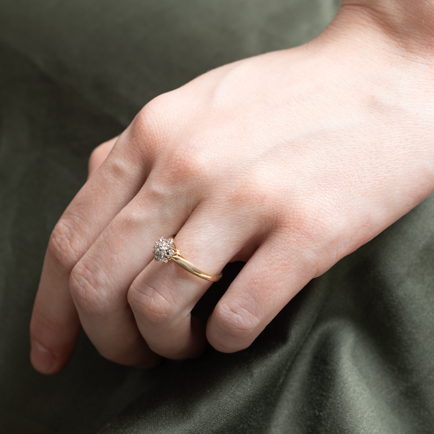 Diamond Cluster Petal Ring | 0.14ctw | SZ 5.75