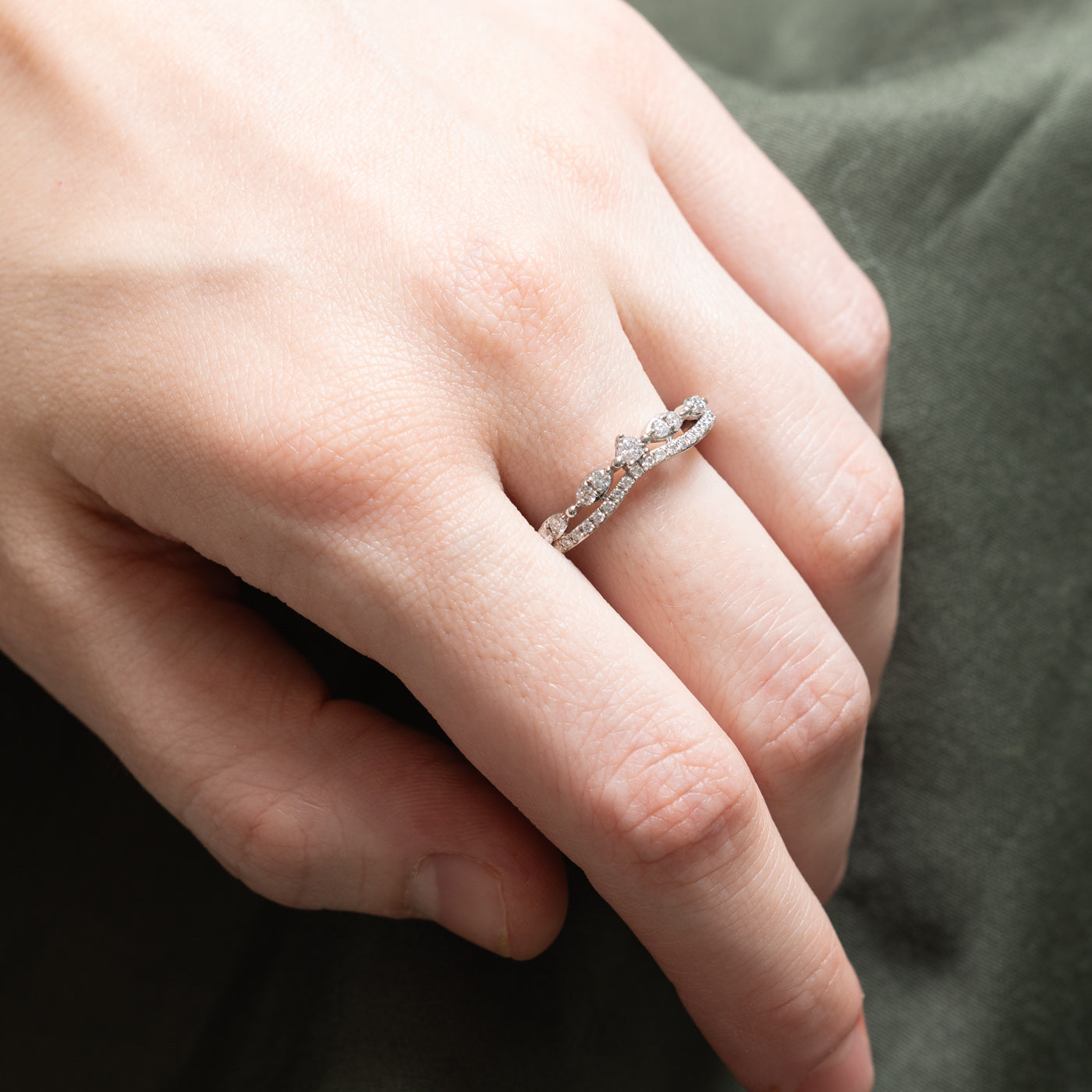 Bague contour ornée de diamants | 0,31 ct | Taille 9,25