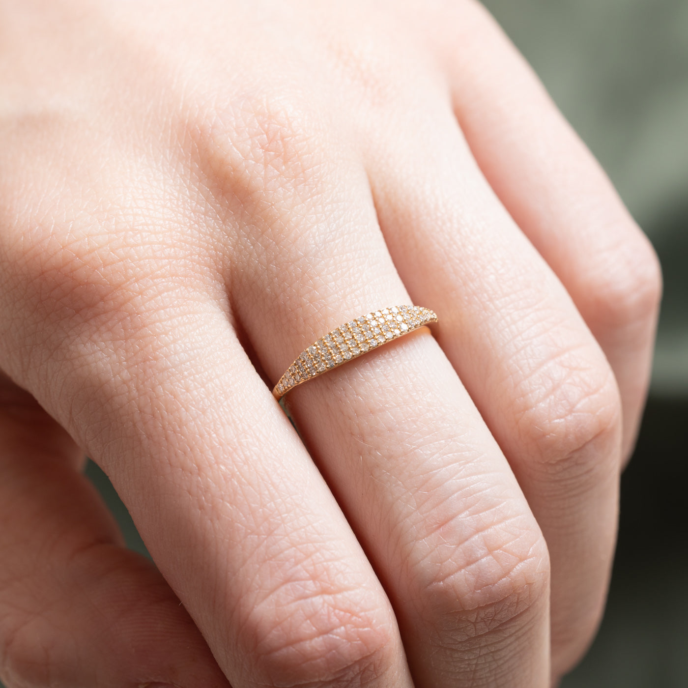 Bande effilée de diamants sertis pavé | 0,13ctw | Taille 6
