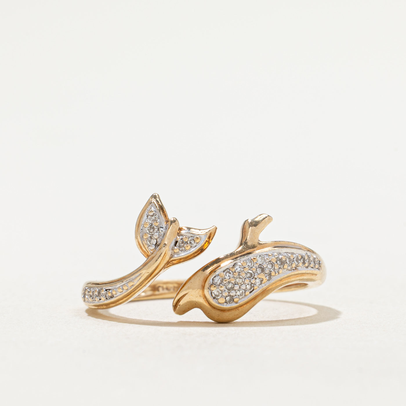 Diamond Dolphin Ring | 0.10ctw | SZ 7.5
