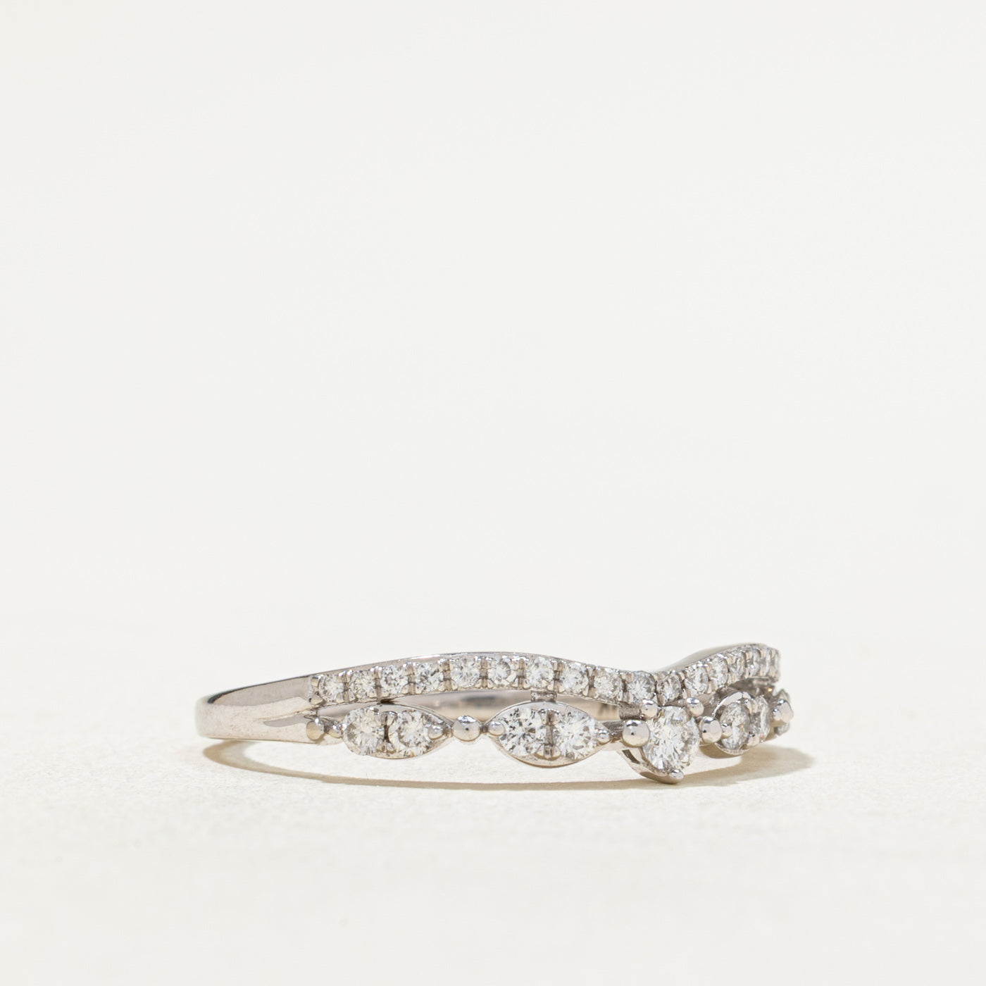 Bague contour ornée de diamants | 0,31 ct | Taille 9,25
