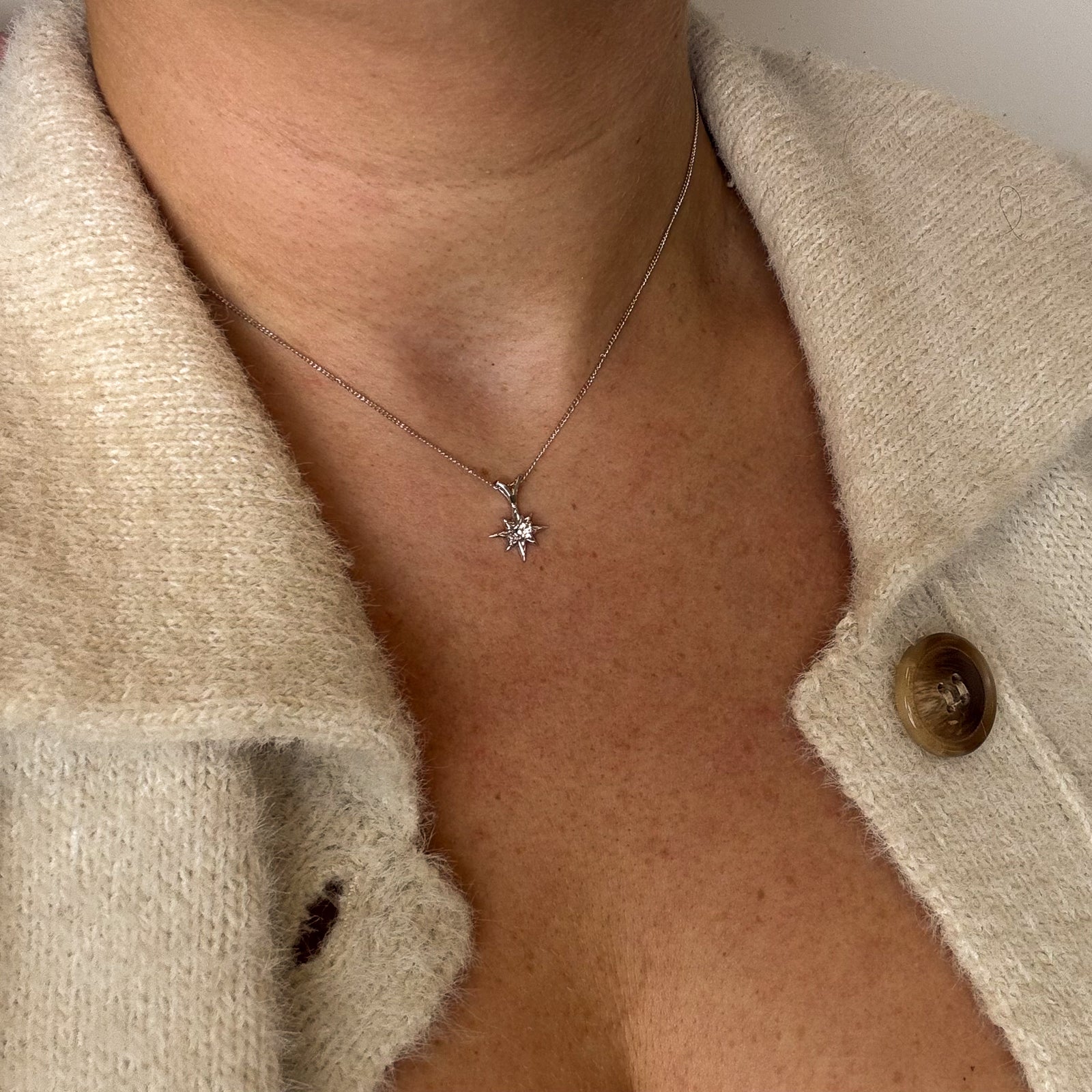 Diamond Star Necklace | 0.07ctw | 16" |