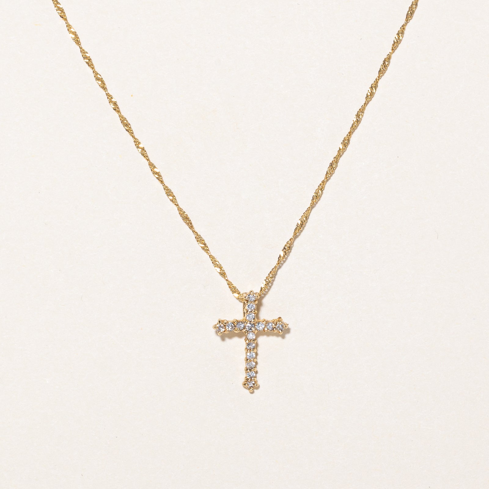 Collier croix en diamants | 0,18 ct | 40,6 cm |