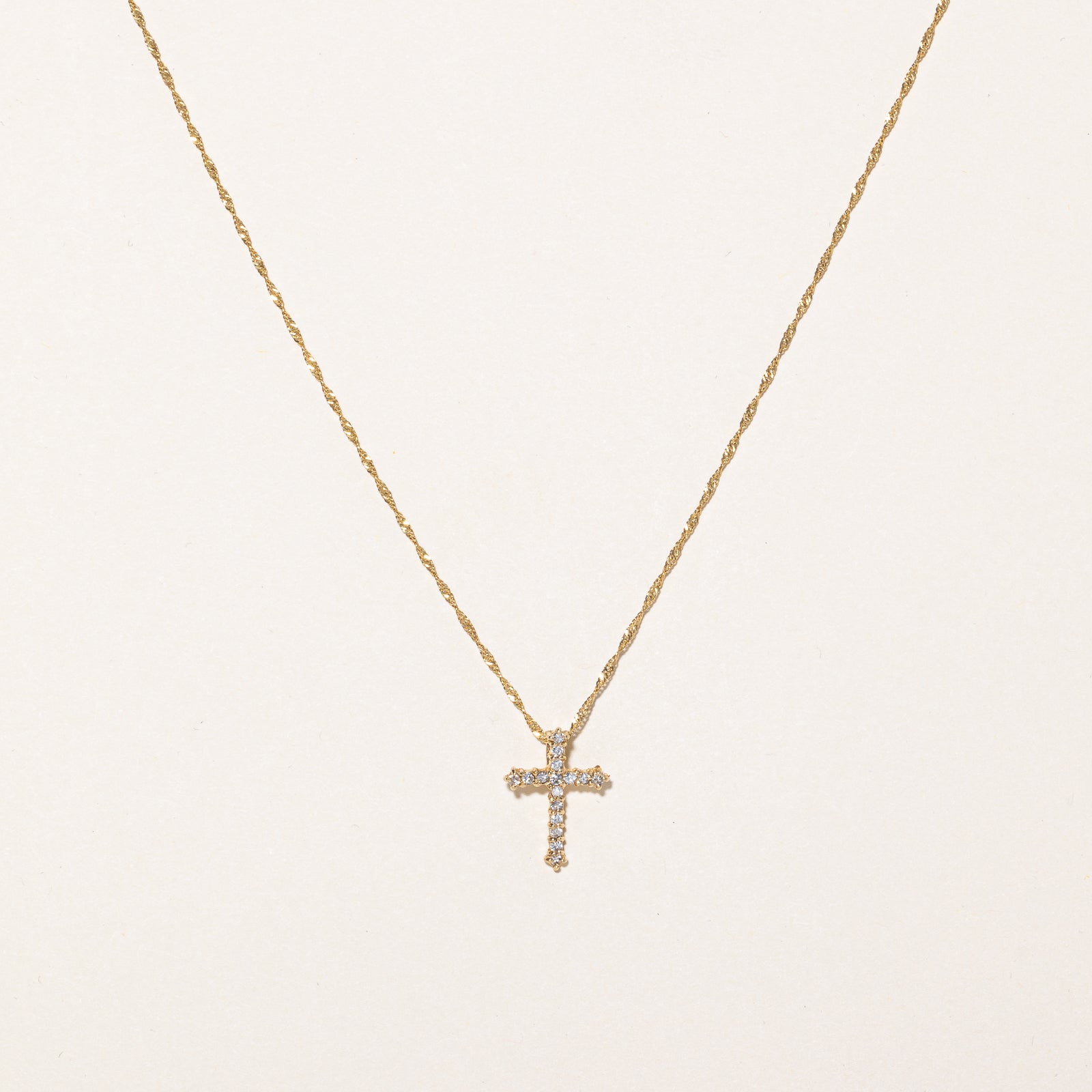 Collier croix en diamants | 0,18 ct | 40,6 cm |