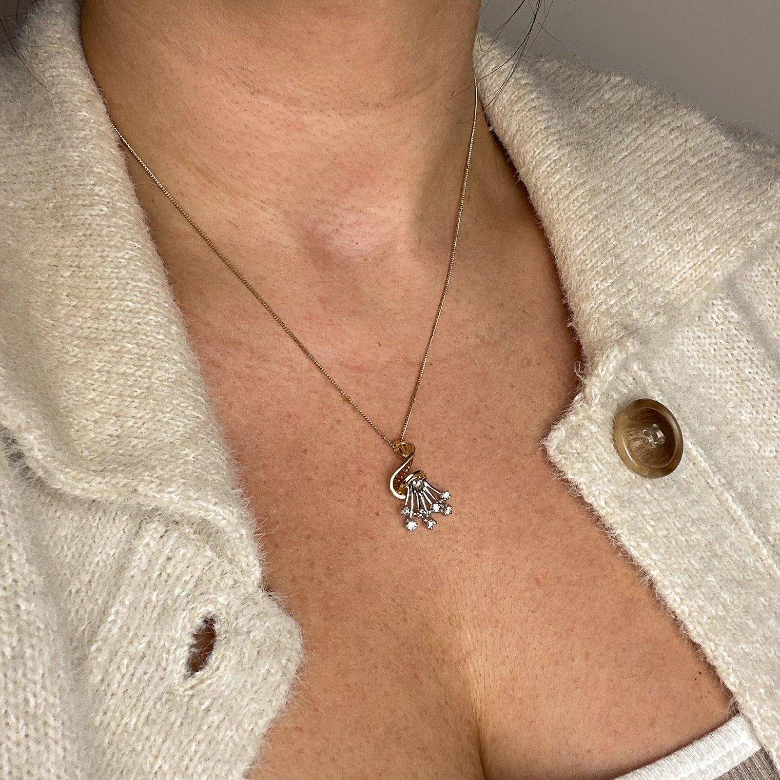 Diamond Pendant & Necklace | 0.25ctw | 17" |