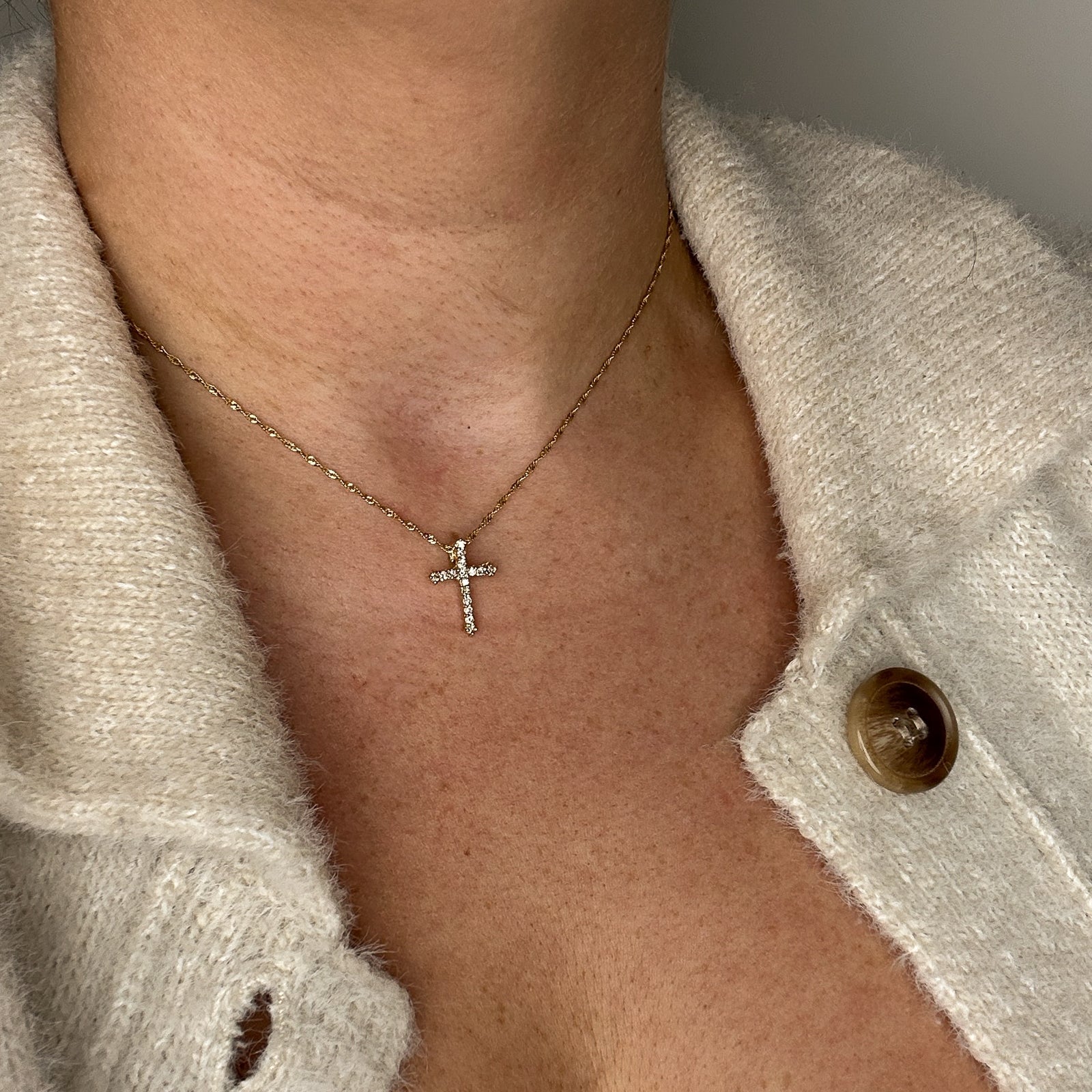 Collier croix en diamants | 0,18 ct | 40,6 cm |
