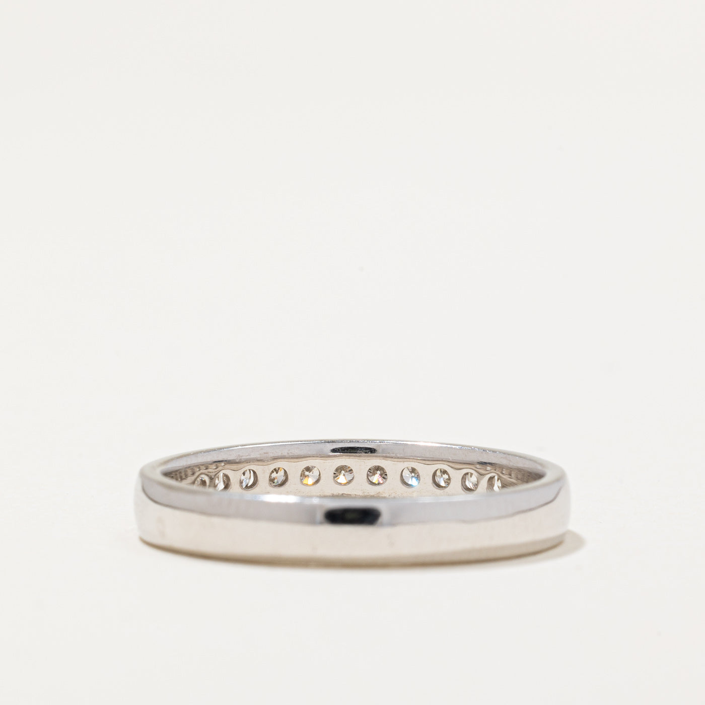 Alliance semi-éternité sertie de diamants en canal | 0,22 ct | Taille 8,25 |