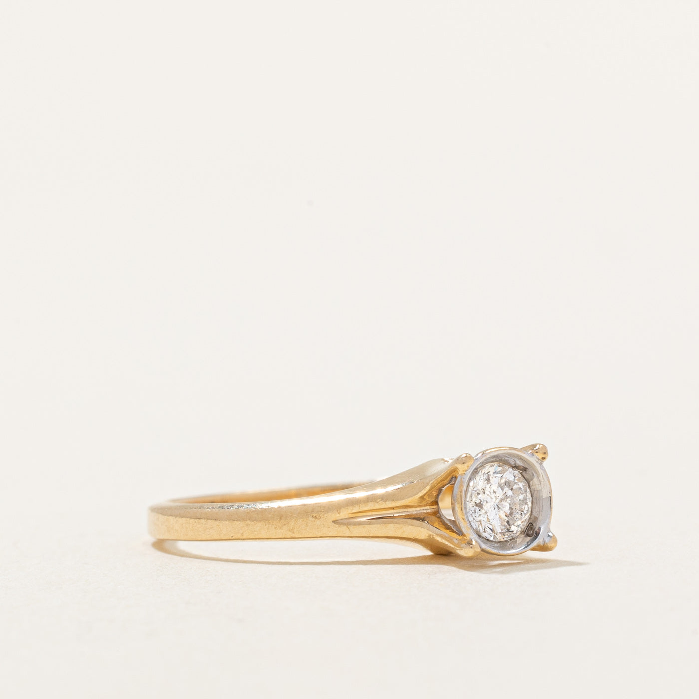 Bague de fiançailles sertie d'un diamant clos | 0,18 ct | Taille 6 |