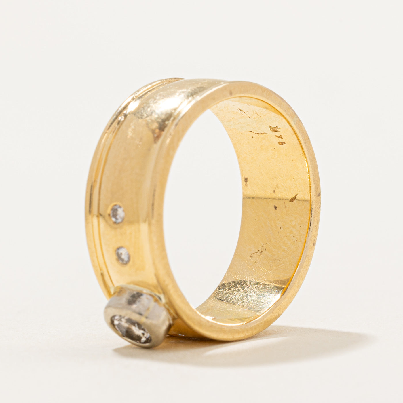 Bezel Set Diamond Band | 0.20ctw | SZ 7.25 |