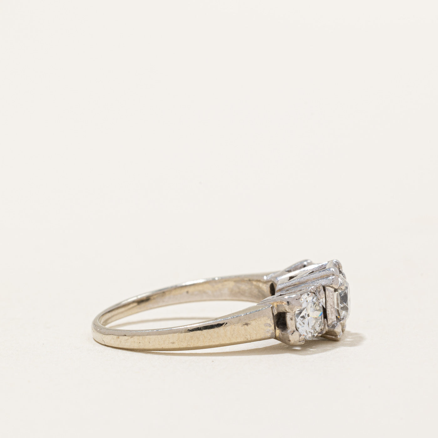 Bague trois diamants | 0,85 ct au total | Taille 5,25 |