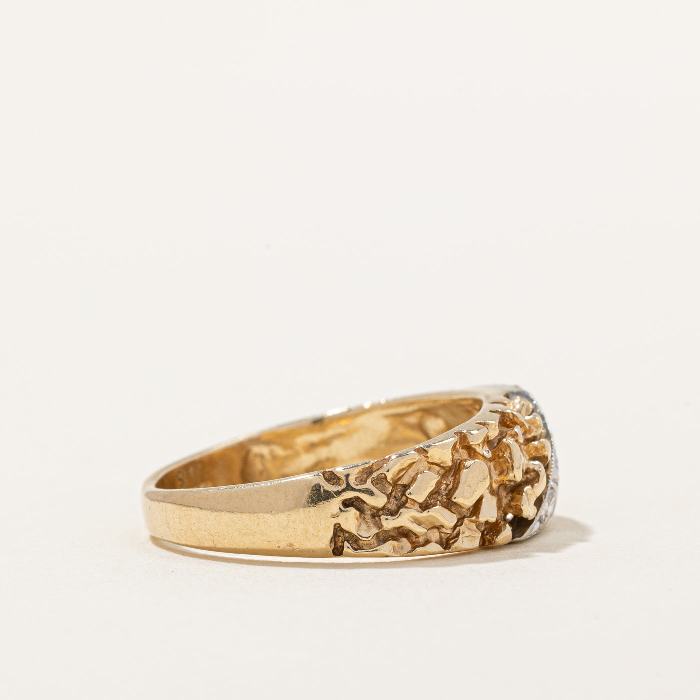 Diagonal Set Diamond Textured Ring | 0.12ctw | SZ 7.5 |