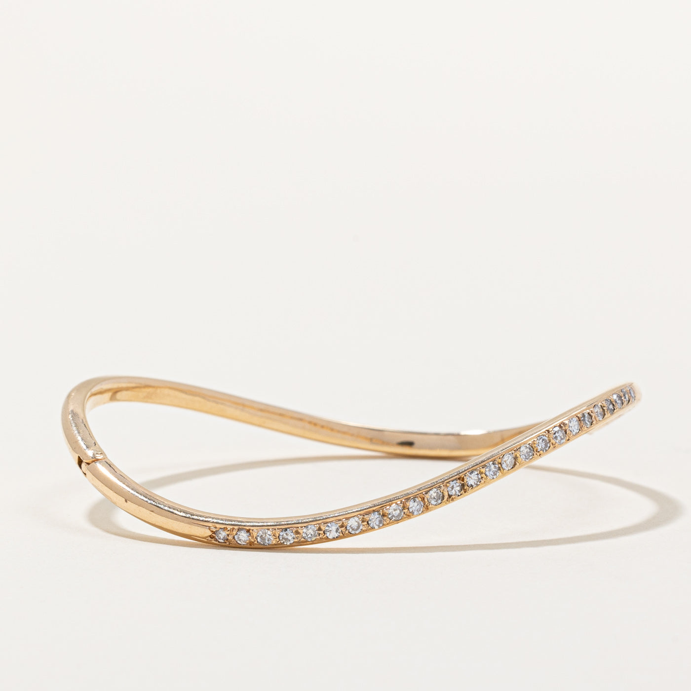 Curved Diamond Bangle | 0.25ctw | 6.5" |