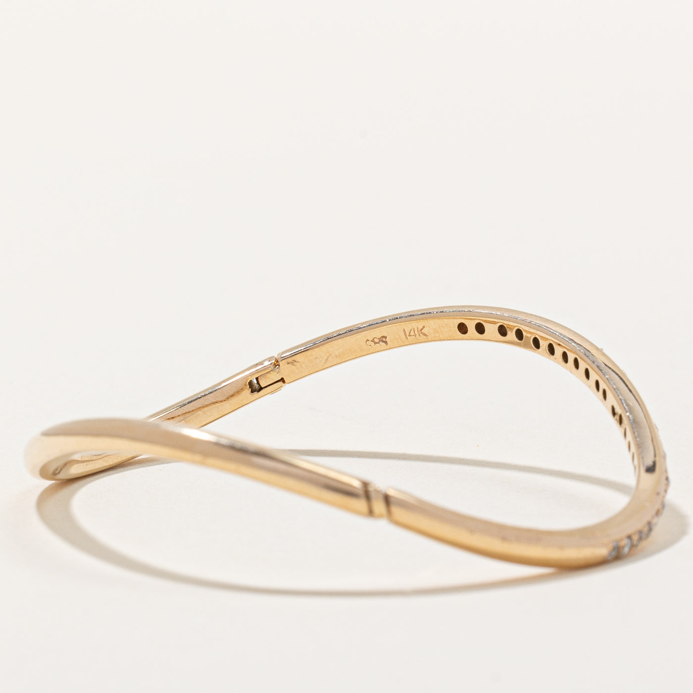 Curved Diamond Bangle | 0.25ctw | 6.5" |
