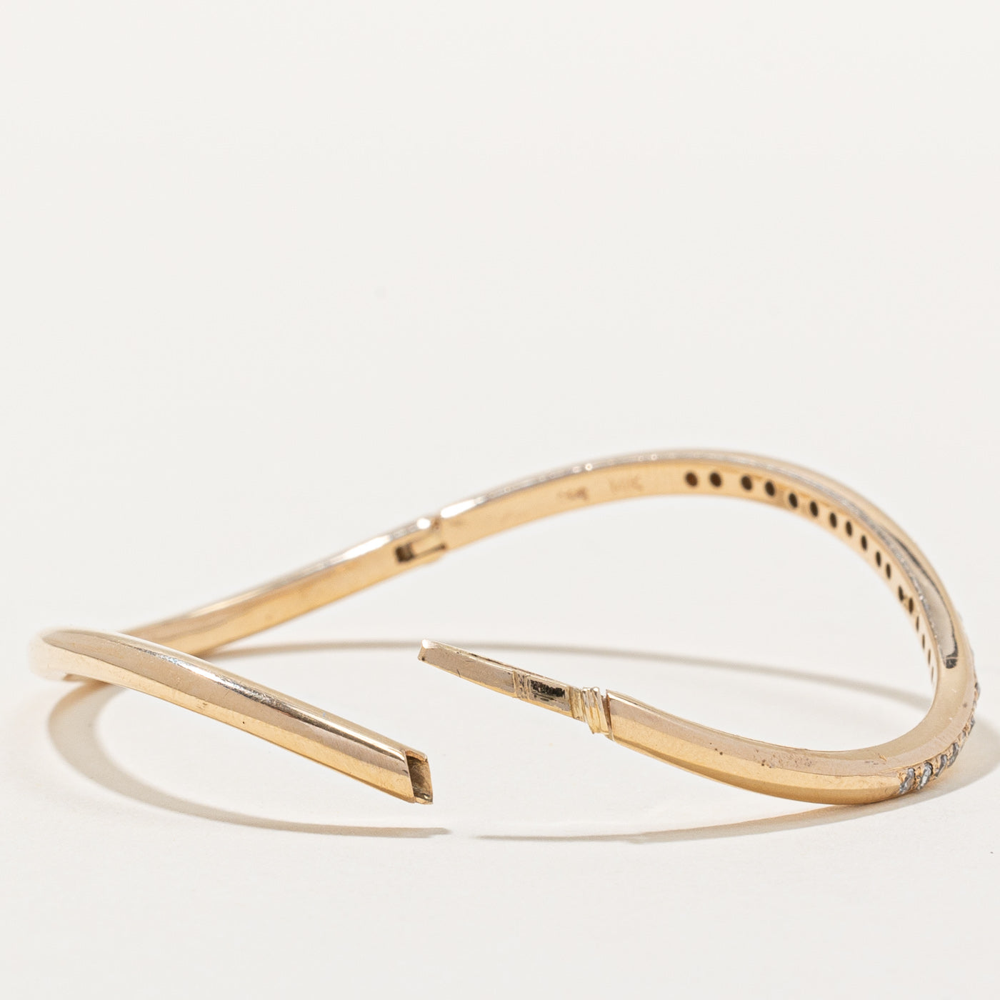 Curved Diamond Bangle | 0.25ctw | 6.5" |