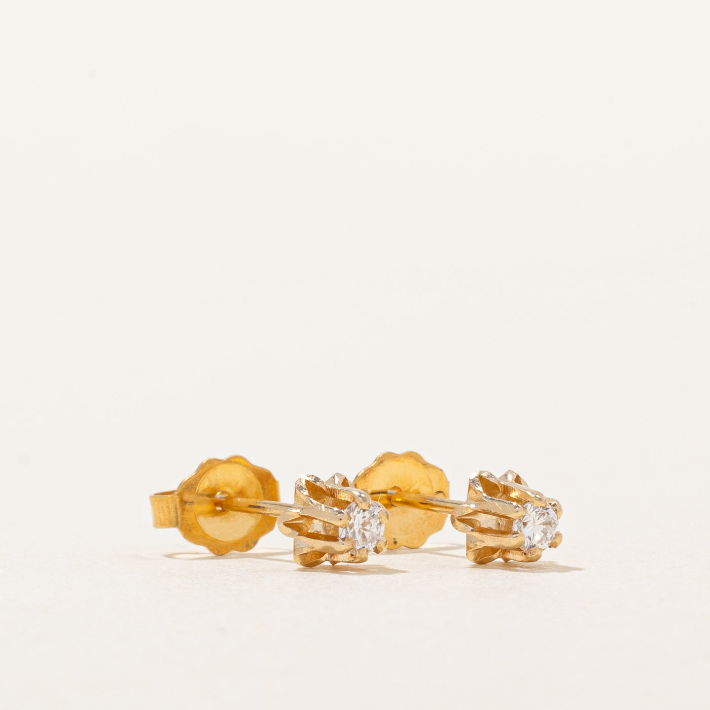Boucles d'oreilles puces en diamant serties Belcher | 0,08 ct |