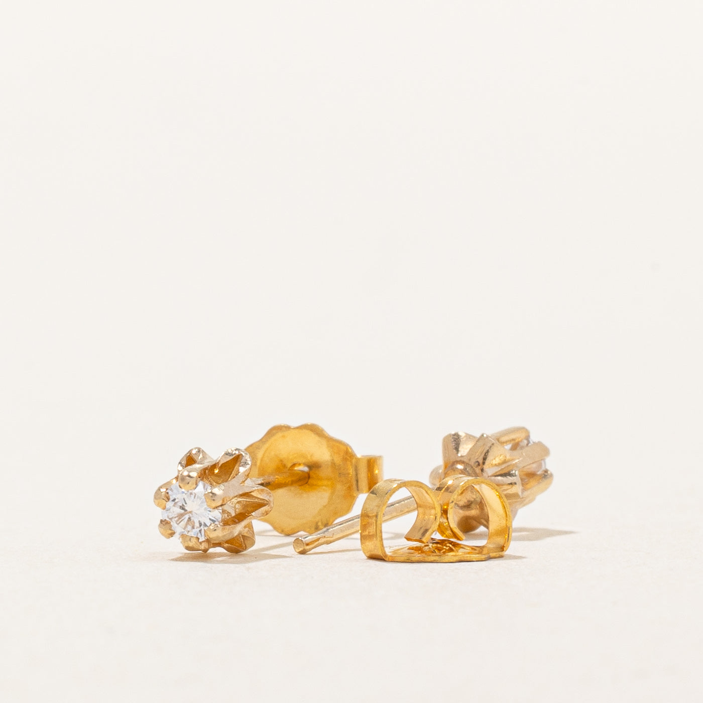 Boucles d'oreilles puces en diamant serties Belcher | 0,08 ct |