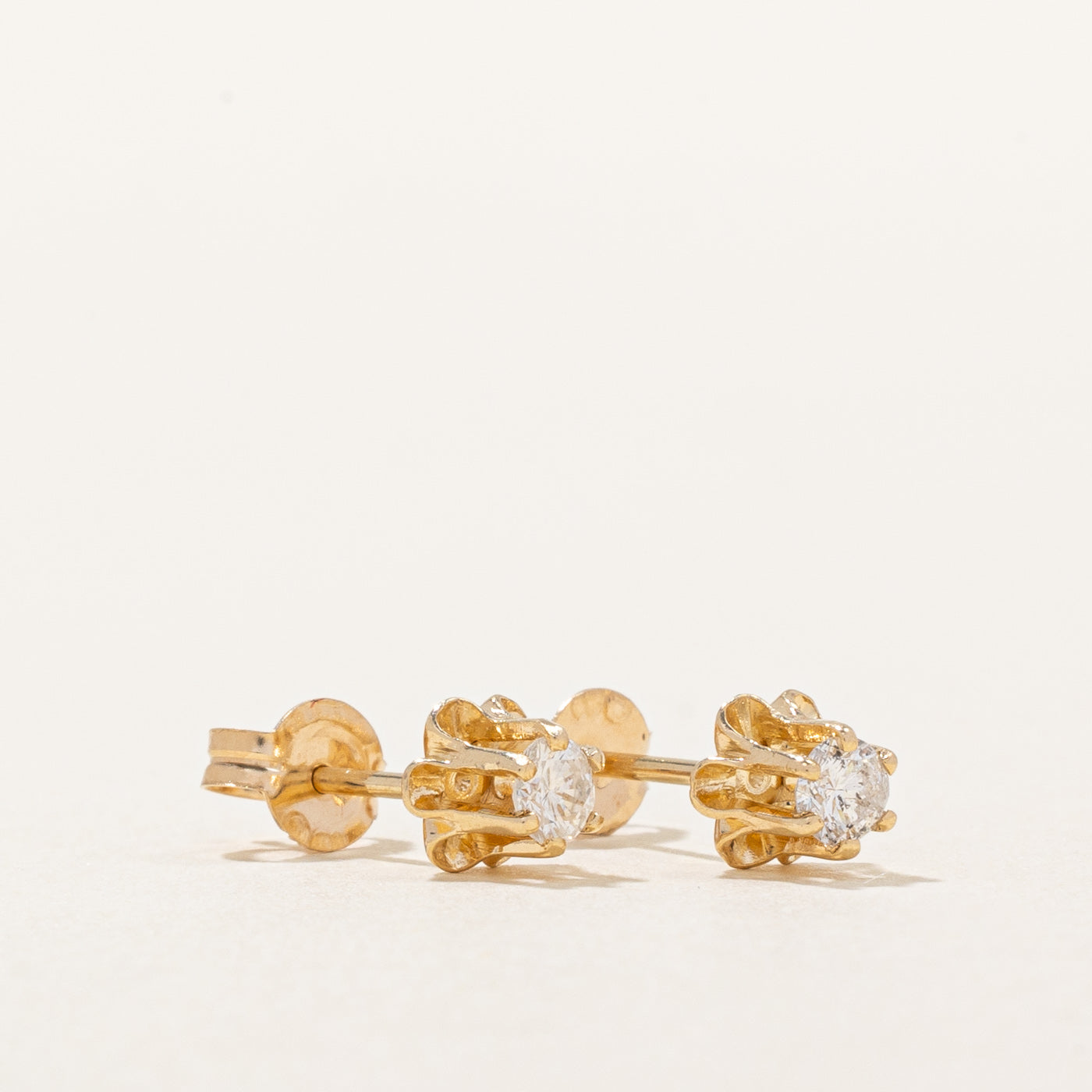 Boucles d'oreilles puces en diamant serties Belcher | 0,16 ct au total |