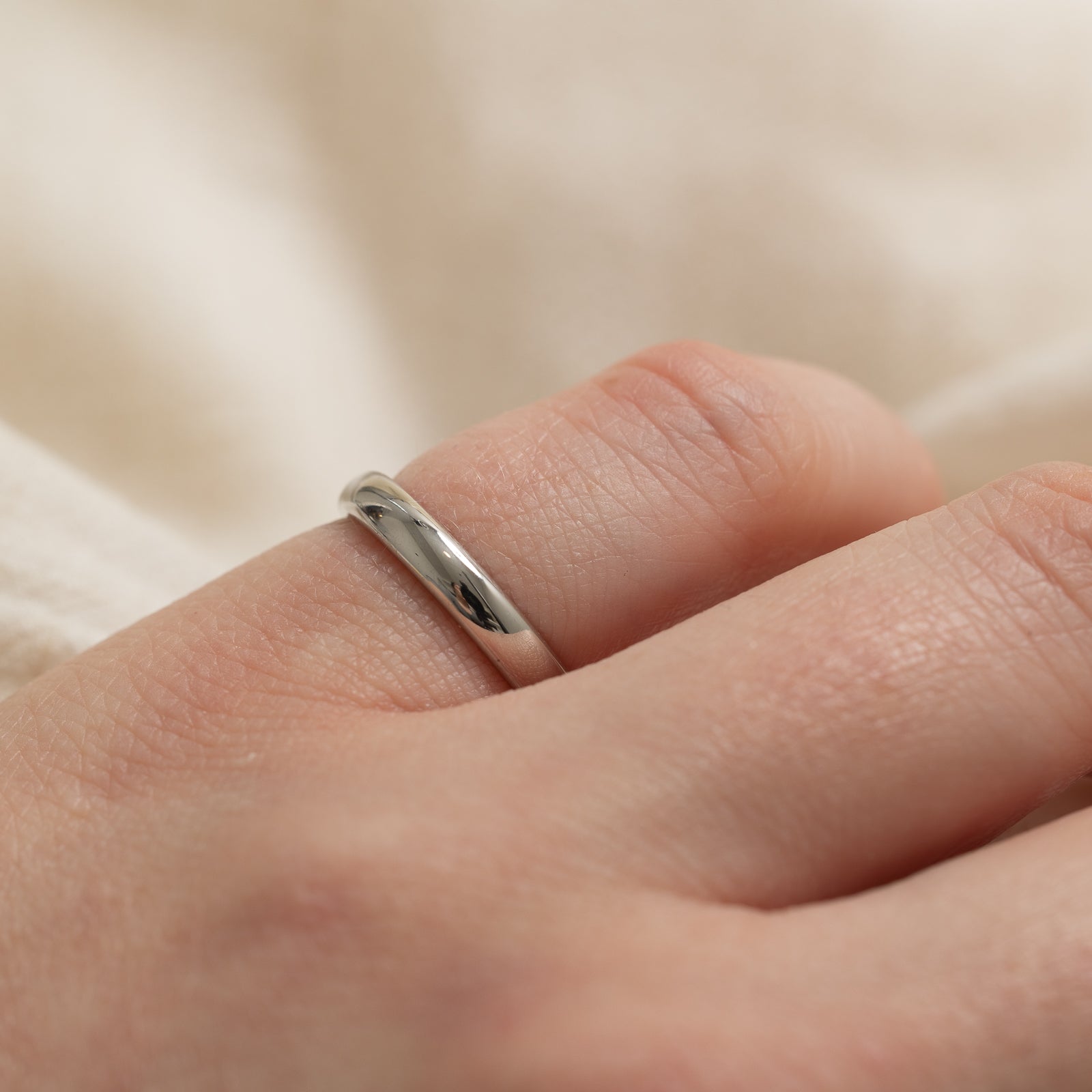 Platinum Plain Wedding Band | SZ 4.5 |