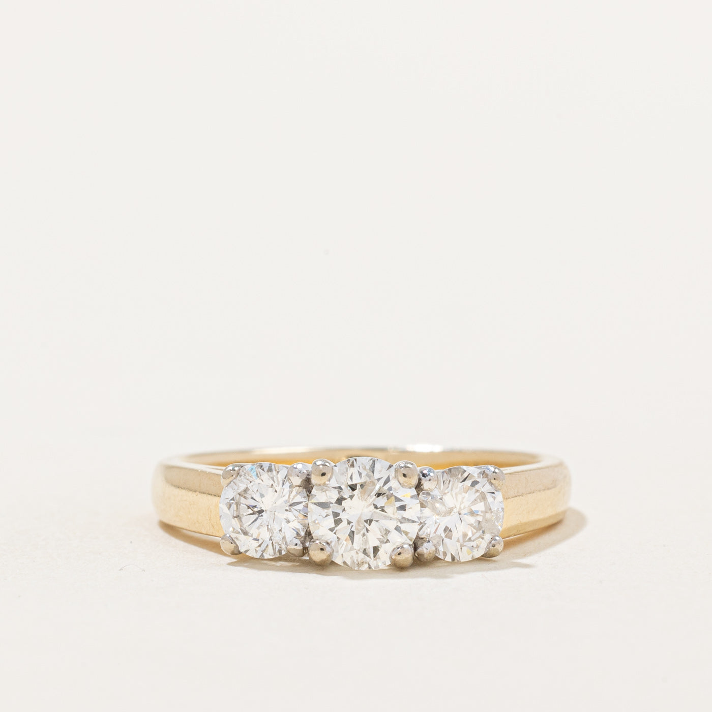 Bague trois diamants | 0,98 ct | Taille 6 |