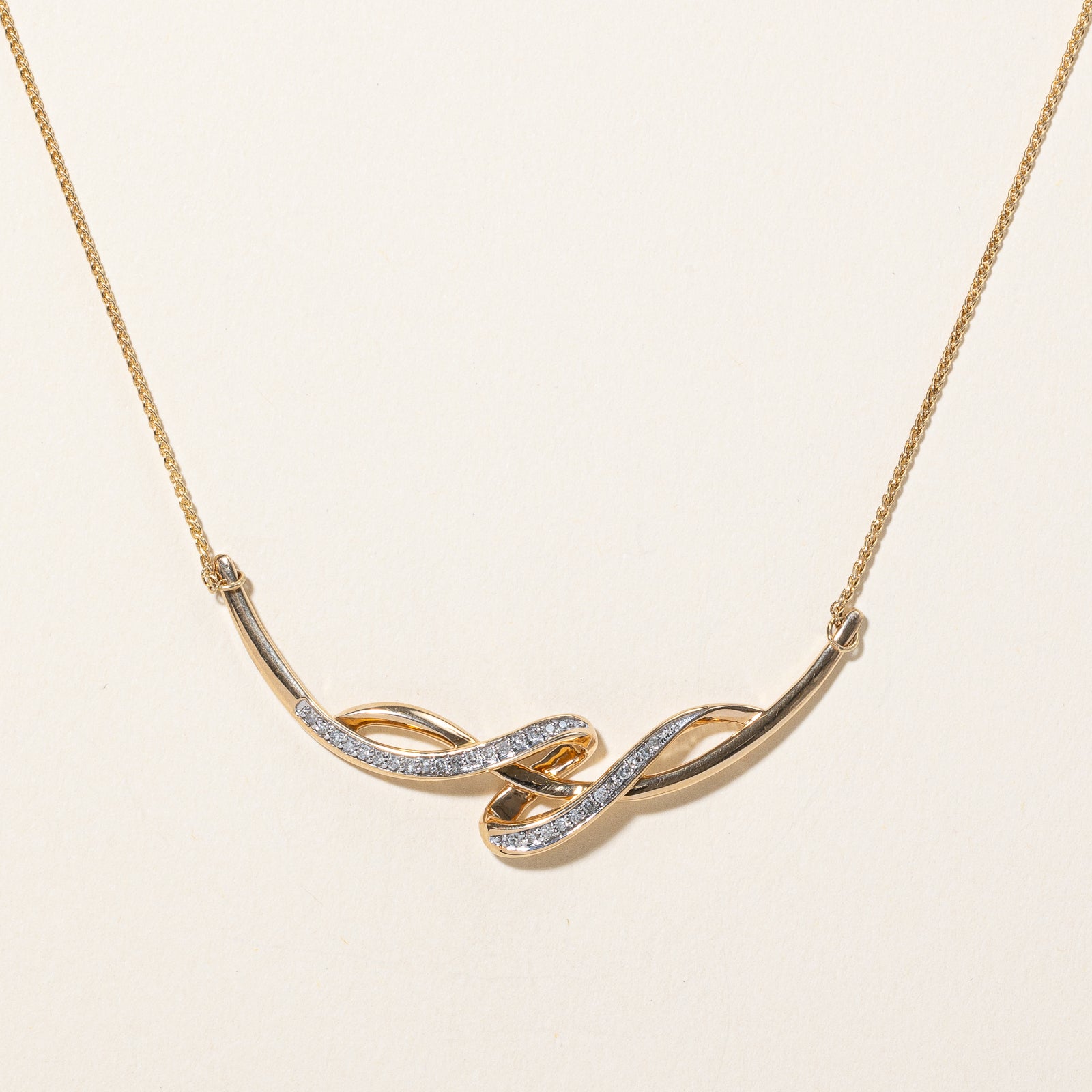 Diamond Scoop Pendant Necklace | 0.20ctw | 17.5" |
