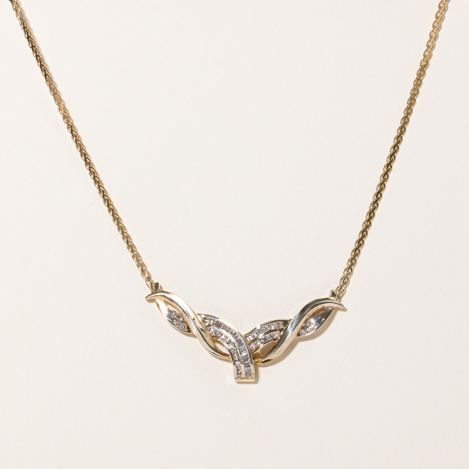 Diamond Scoop Necklace | 0.80ctw | 17.5" |