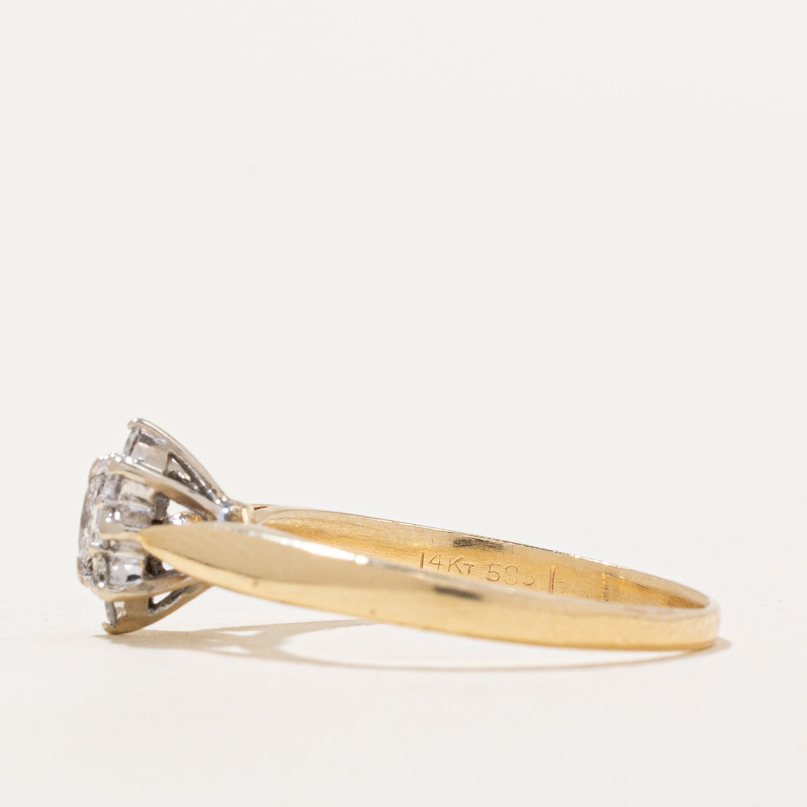 Diamond Flower Ring | 0.13ctw | SZ 4.5 |