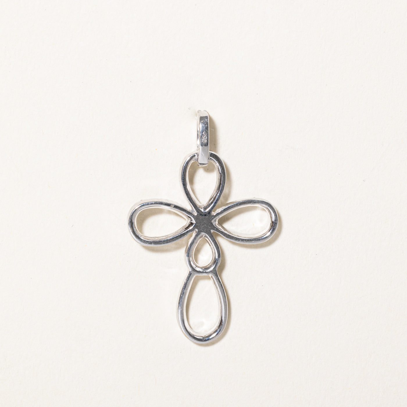 Pendentif croix en diamants | 0,29 ct |