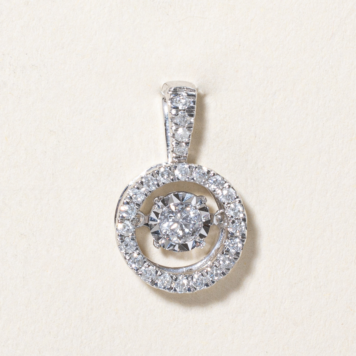 Pendentif halo ouvert en diamants | 0,33 ct |
