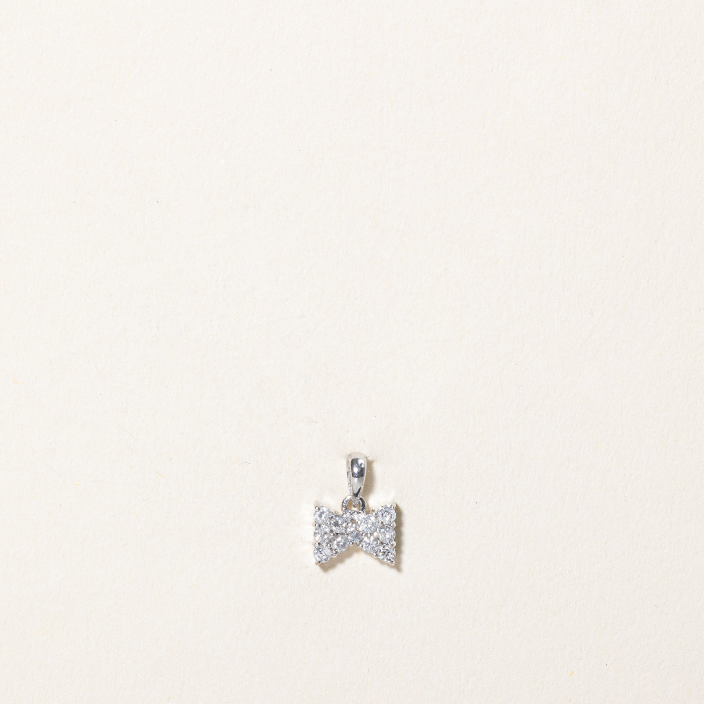 Pendentif nœud papillon en diamant | 0,15 ct |