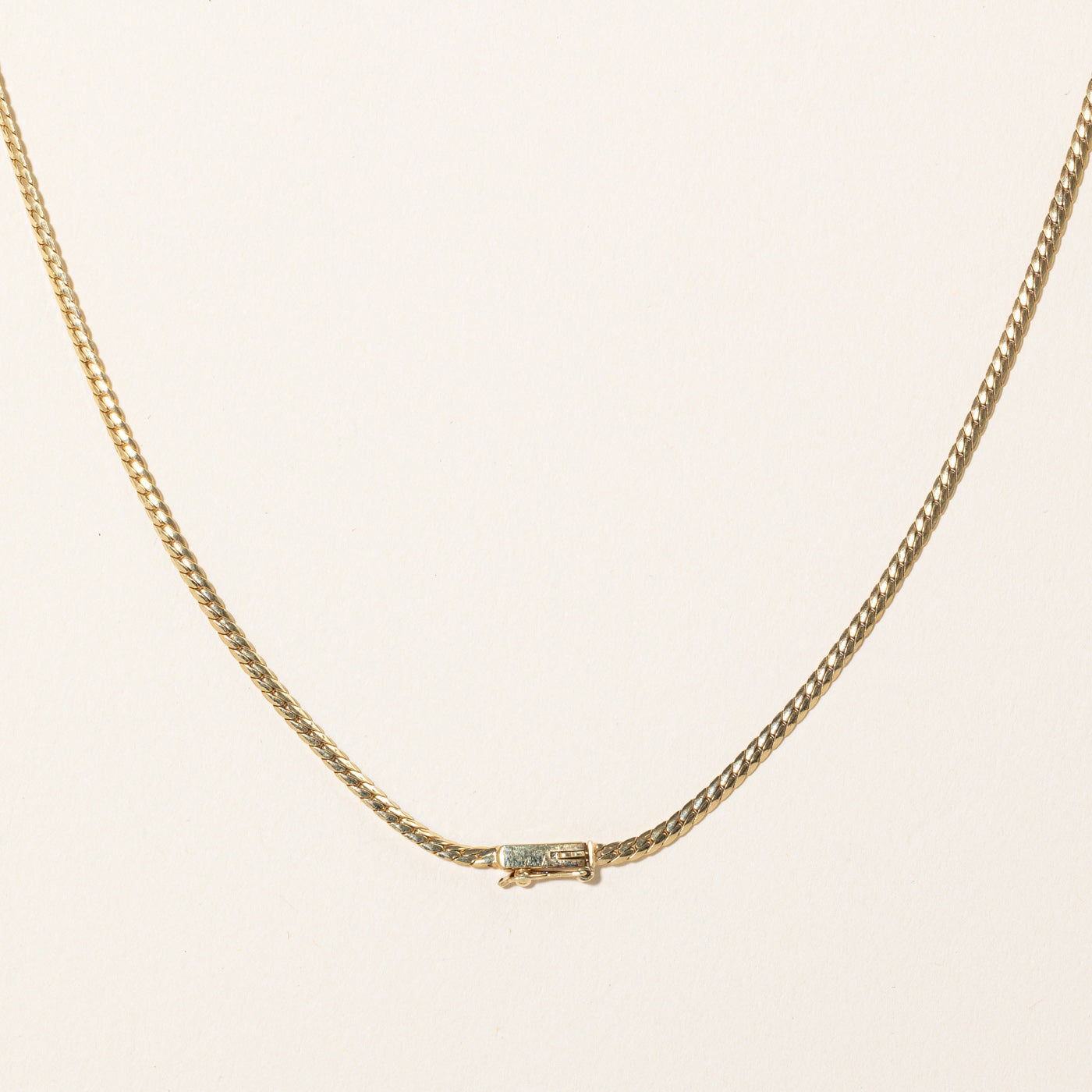 Diamond Twisted Scoop Pendant Necklace | 0.08ctw | 16" |