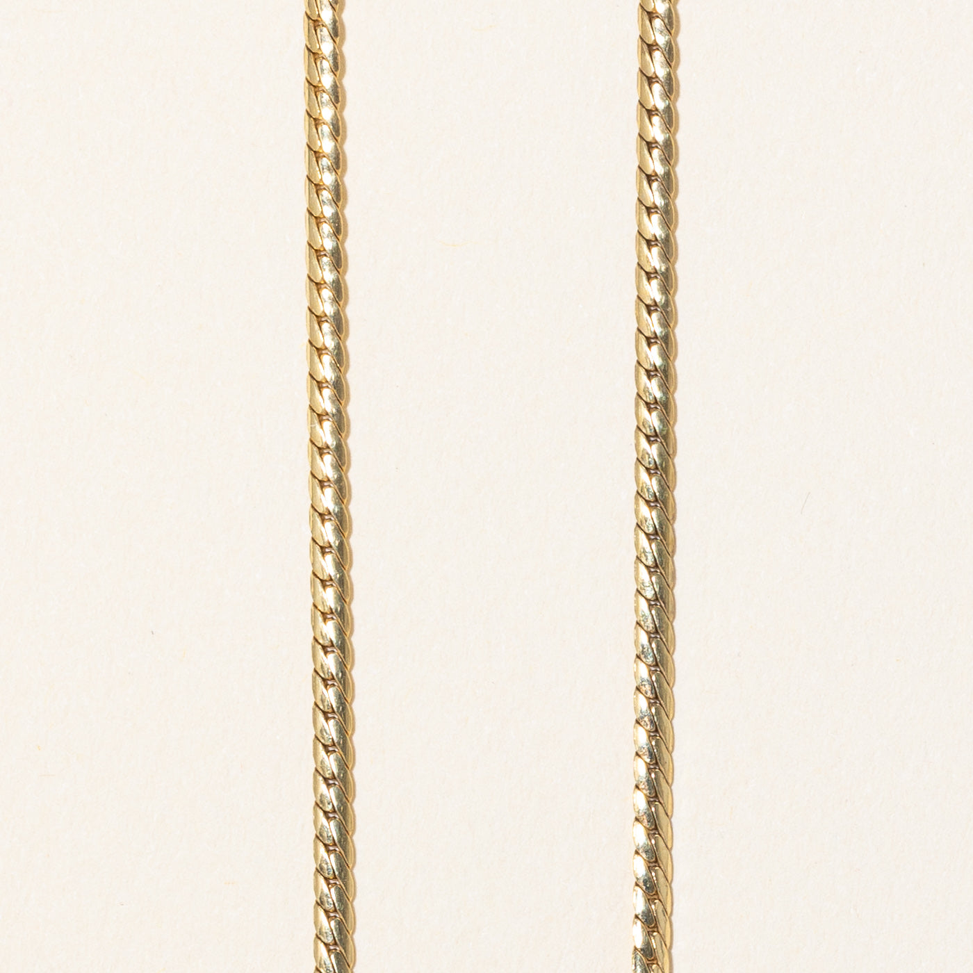 Diamond Twisted Scoop Pendant Necklace | 0.08ctw | 16" |