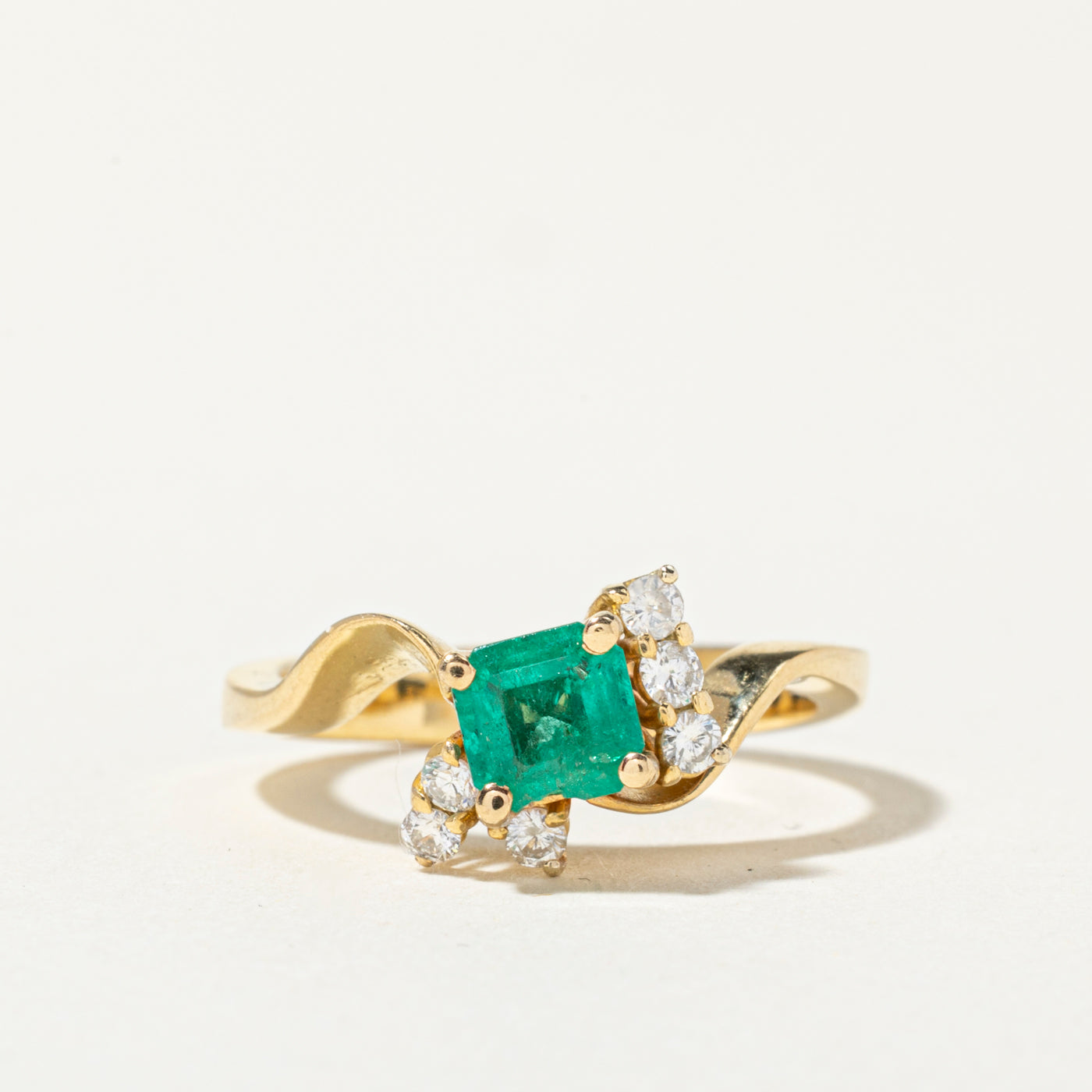 18k Emerald & Diamond Wavy Cocktail Ring | 0.67ct, 0.16ctw | SZ 5.5