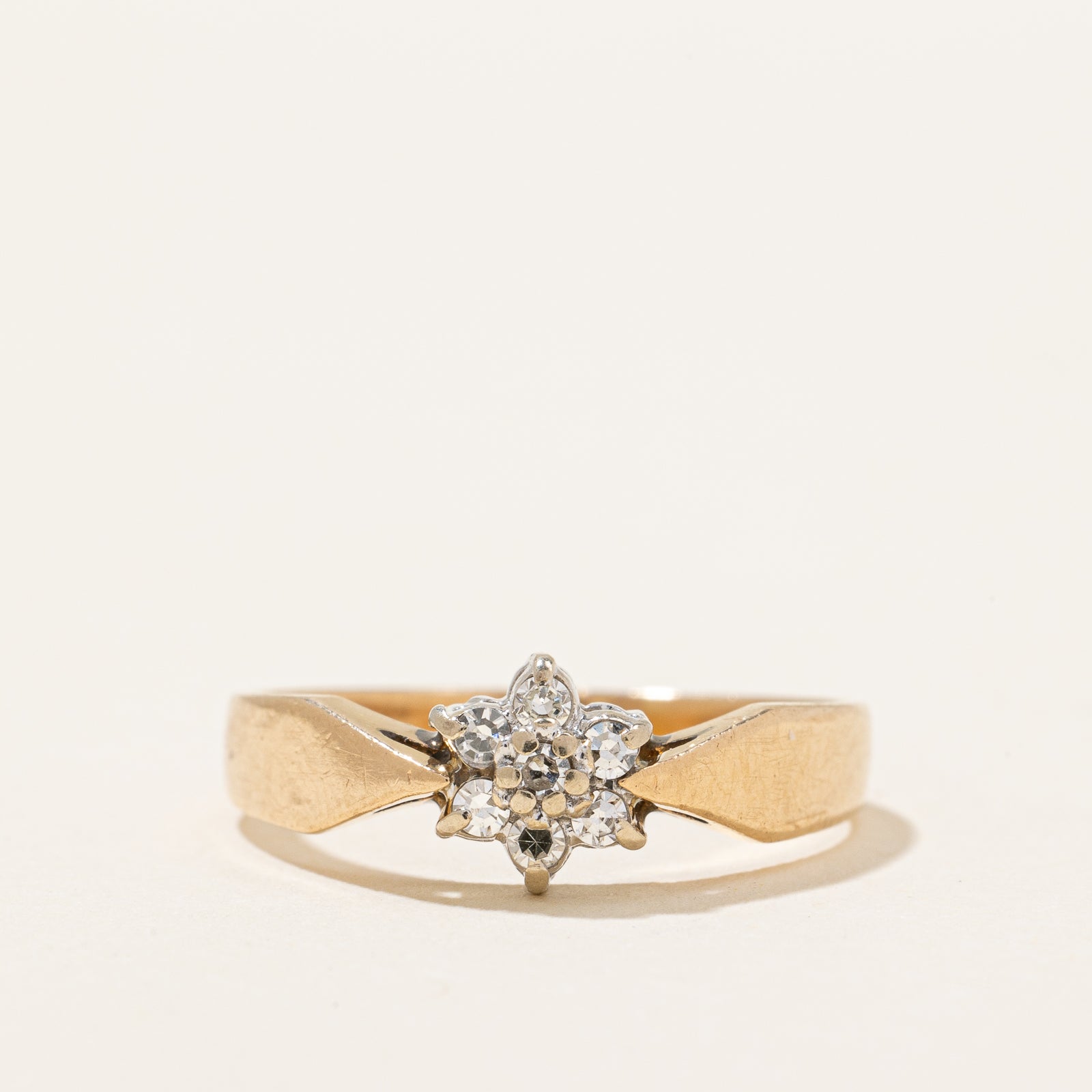 Diamond Cluster Flower Ring | 0.10ctw | SZ 5.5 |
