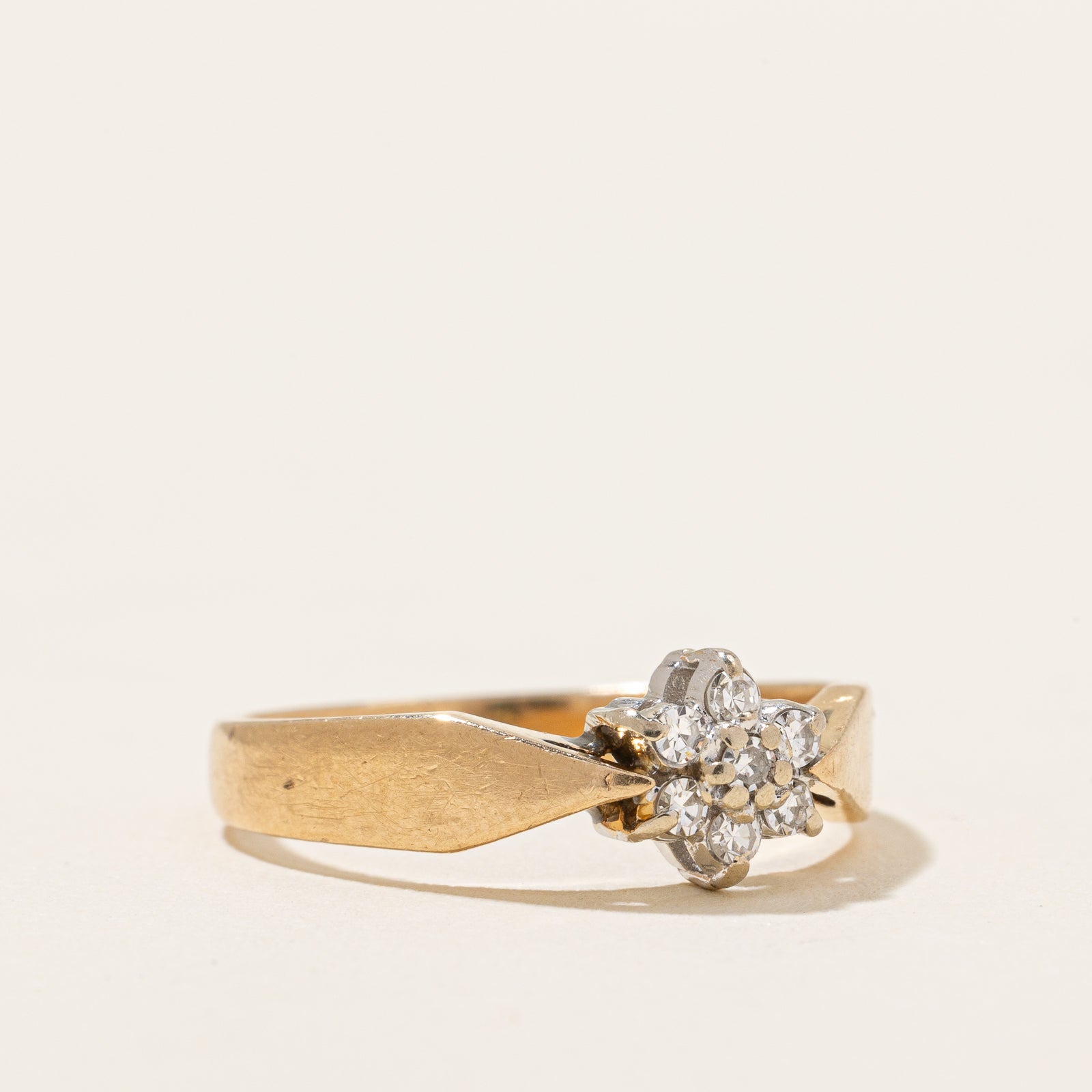 Diamond Cluster Flower Ring | 0.10ctw | SZ 5.5 |