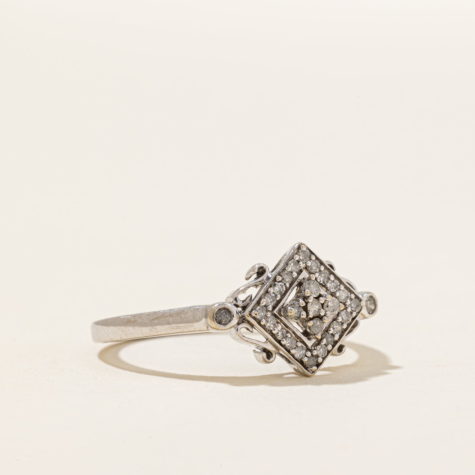 Bague ornée de diamants | 0,17 ct | Taille 7,5 |