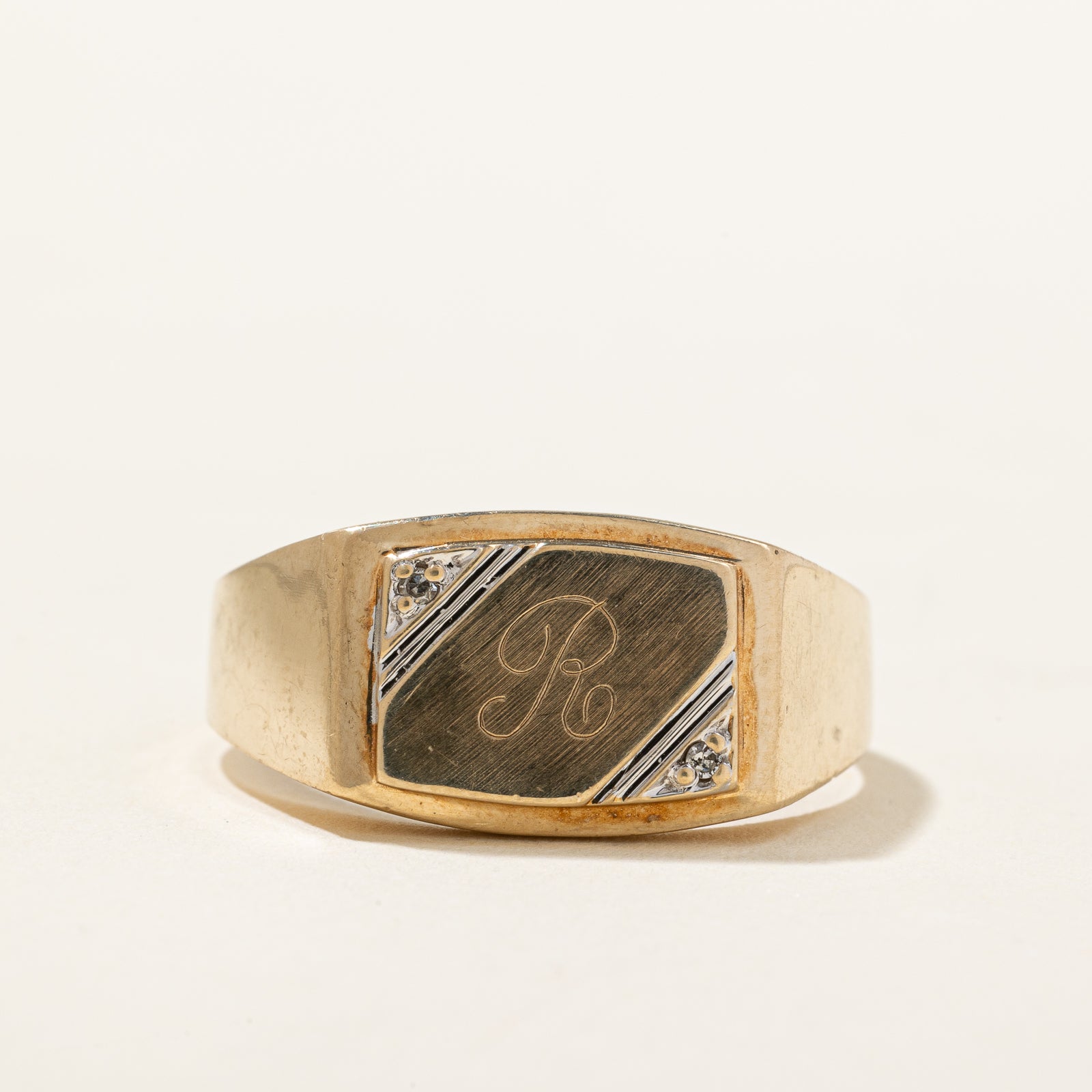 Signet "R" Initial Diamond Ring | 0.01ctw | 9.75 |