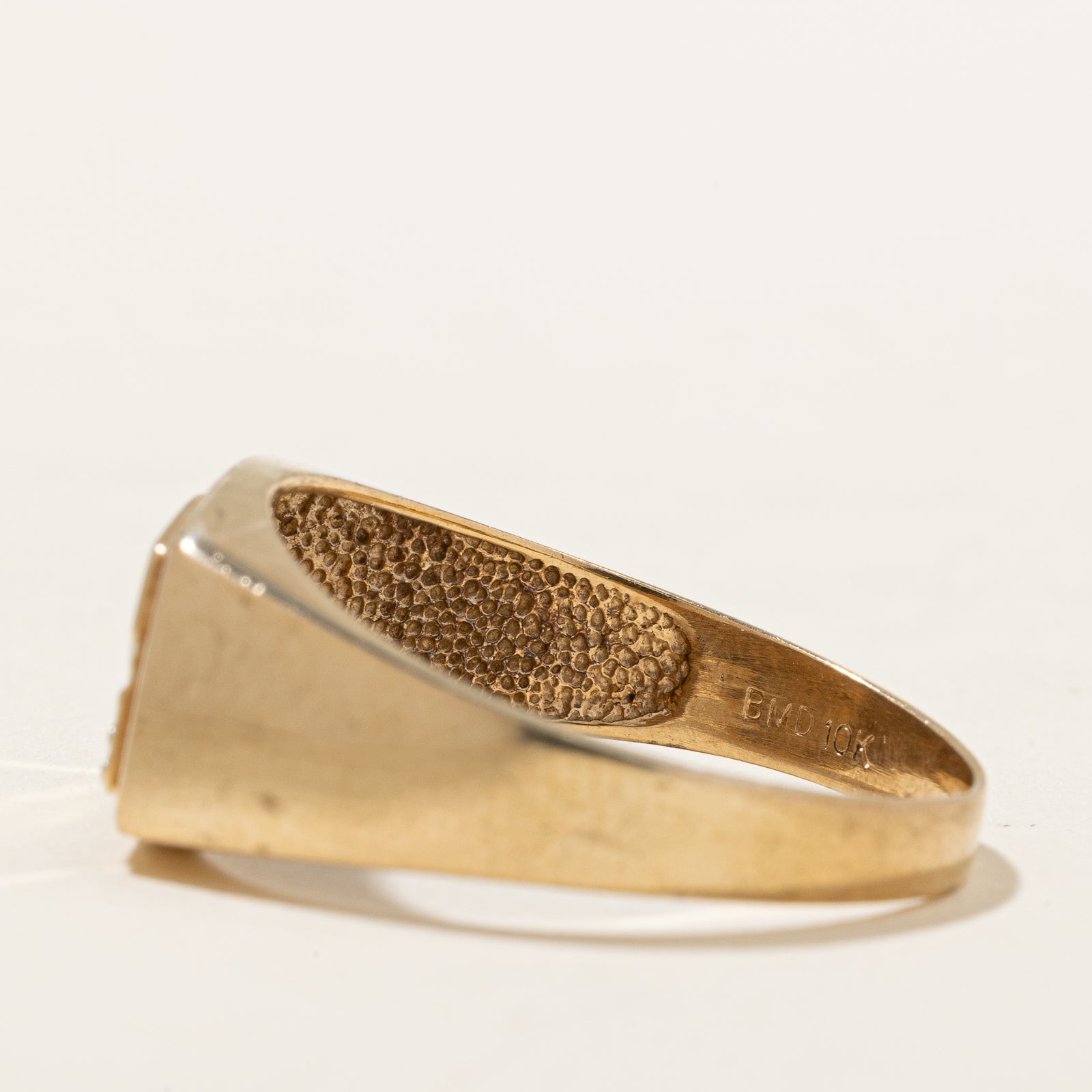 Signet "R" Initial Diamond Ring | 0.01ctw | 9.75 |
