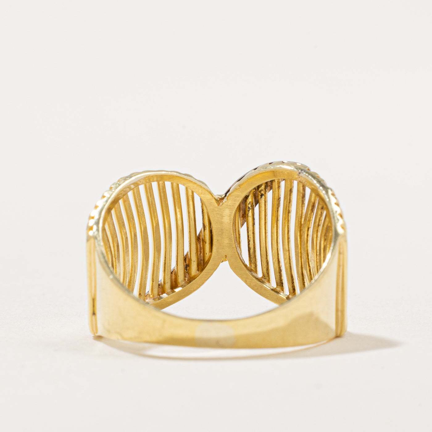 Diamond Wave Twist Ring | 0.05ctw | SZ 8.25 |