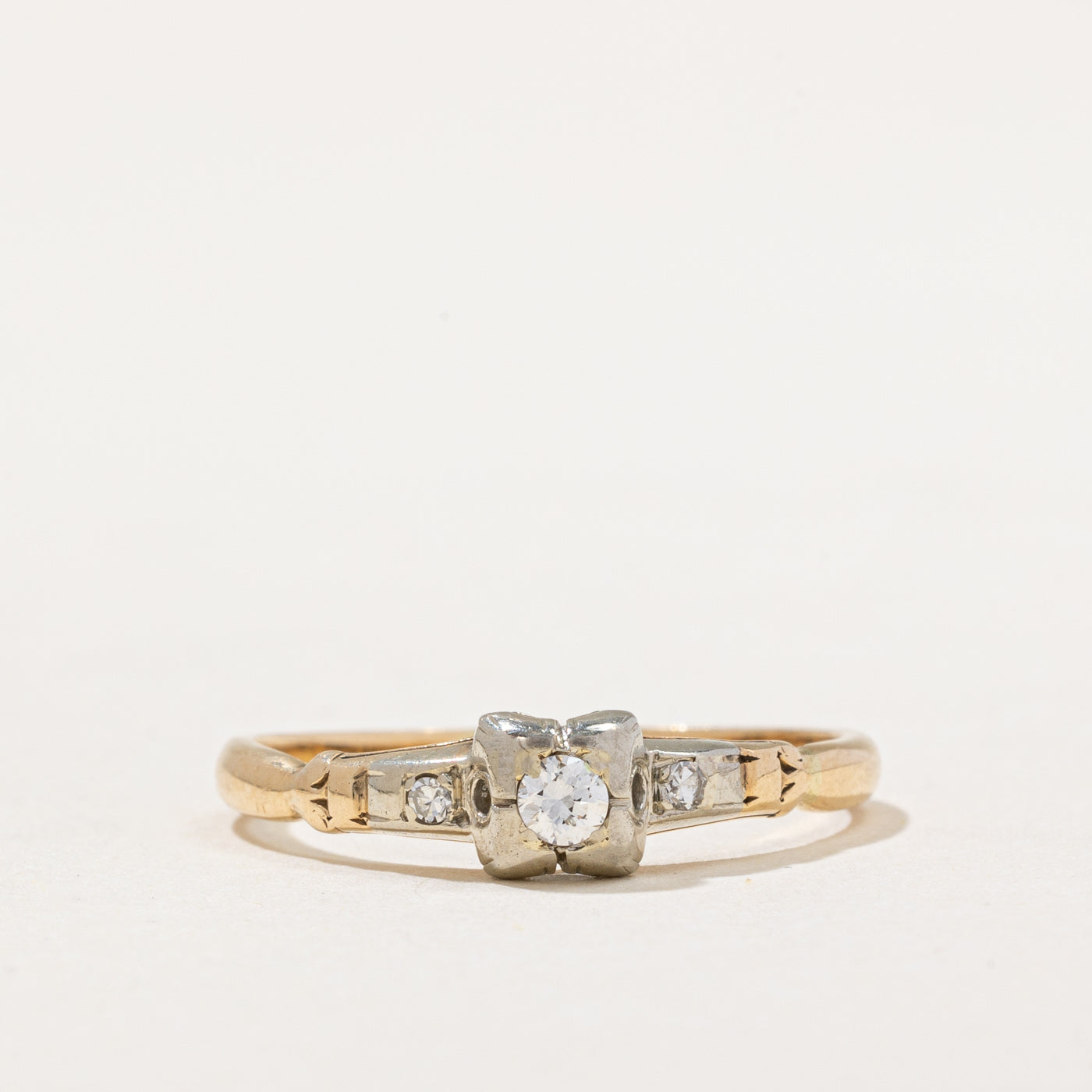 Flush Set Diamond Ring | 0.11ctw | SZ 8 |