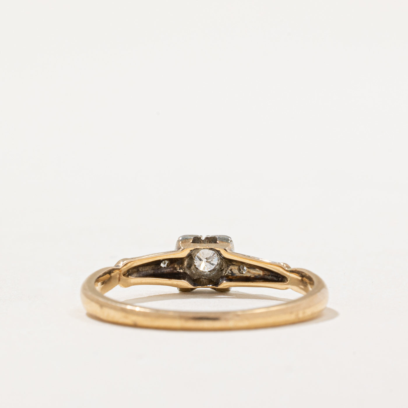 Flush Set Diamond Ring | 0.11ctw | SZ 8 |