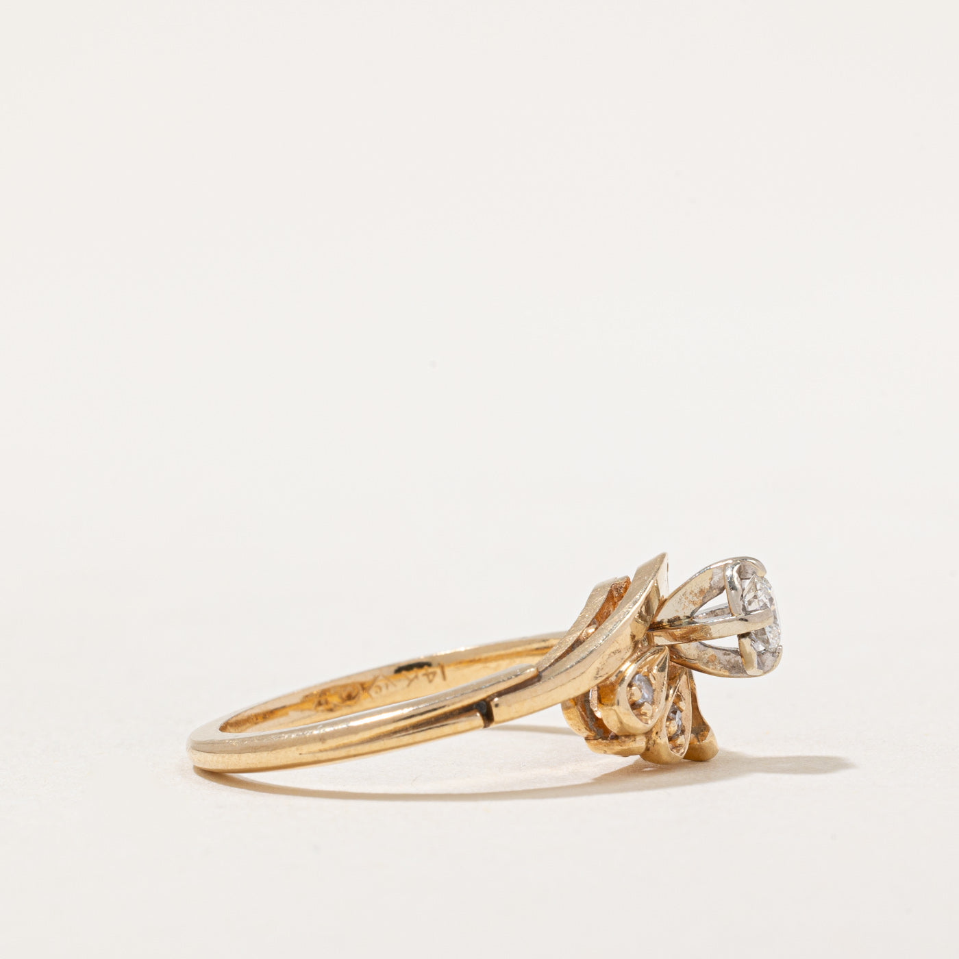 Illusion Set Diamond Abstract Ring | 0.16ctw | SZ 6 |