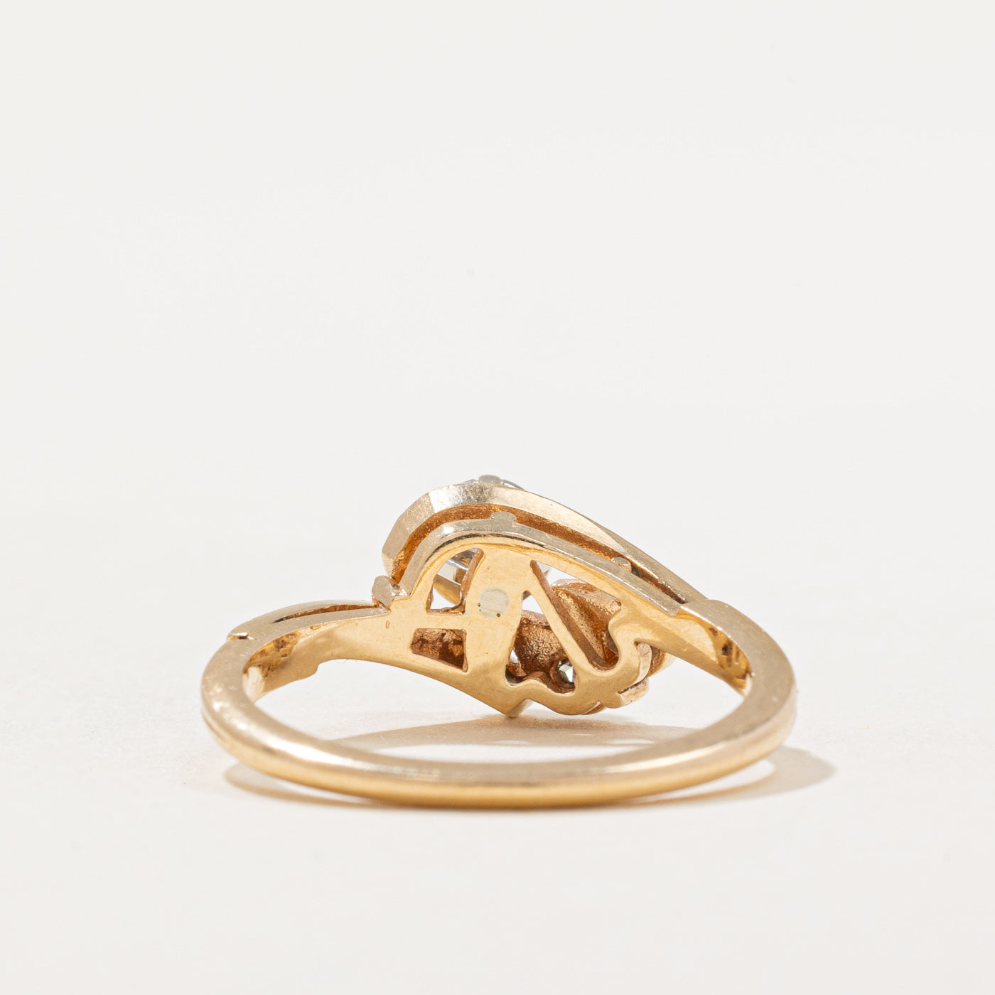 Illusion Set Diamond Abstract Ring | 0.16ctw | SZ 6 |