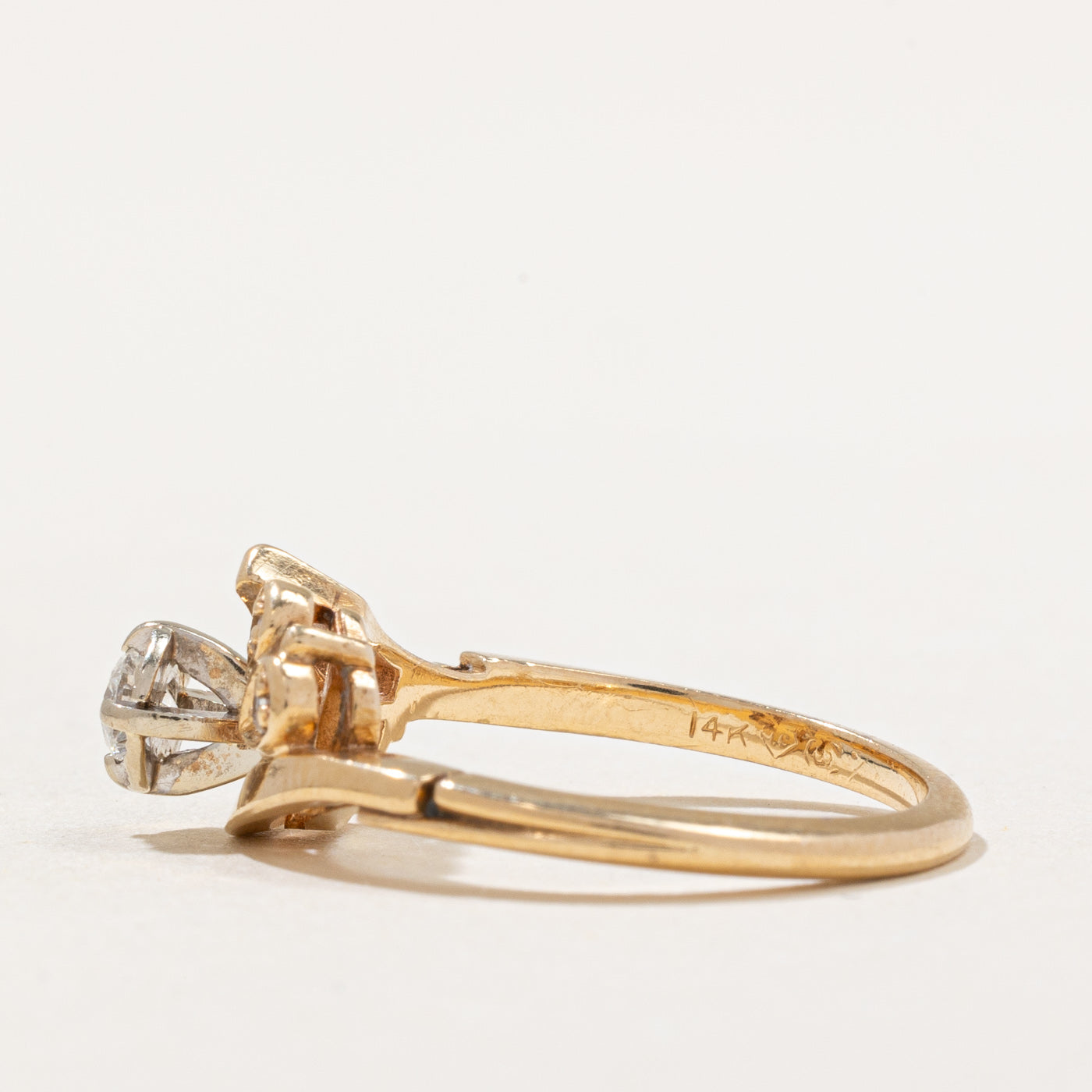 Illusion Set Diamond Abstract Ring | 0.16ctw | SZ 6 |