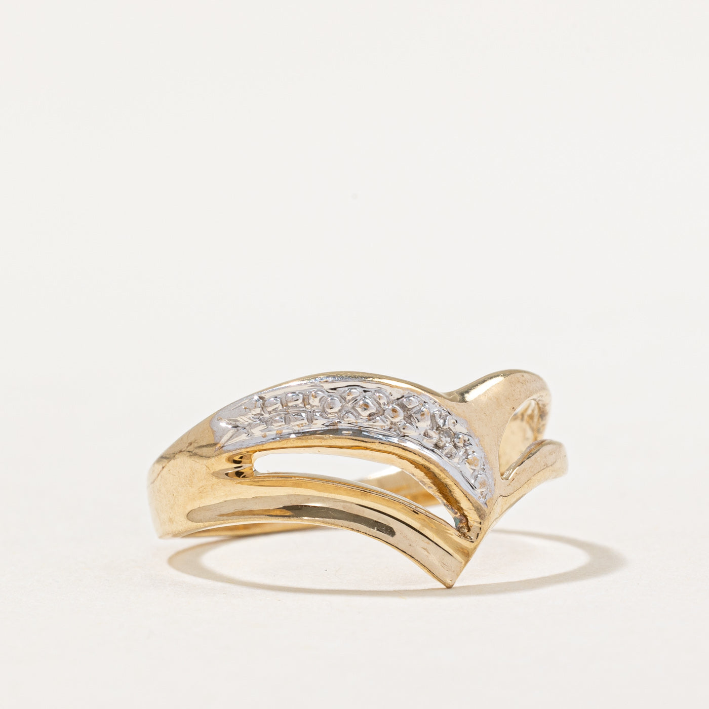 Diamond Chevron Ring | 0.005ct | SZ 7 |