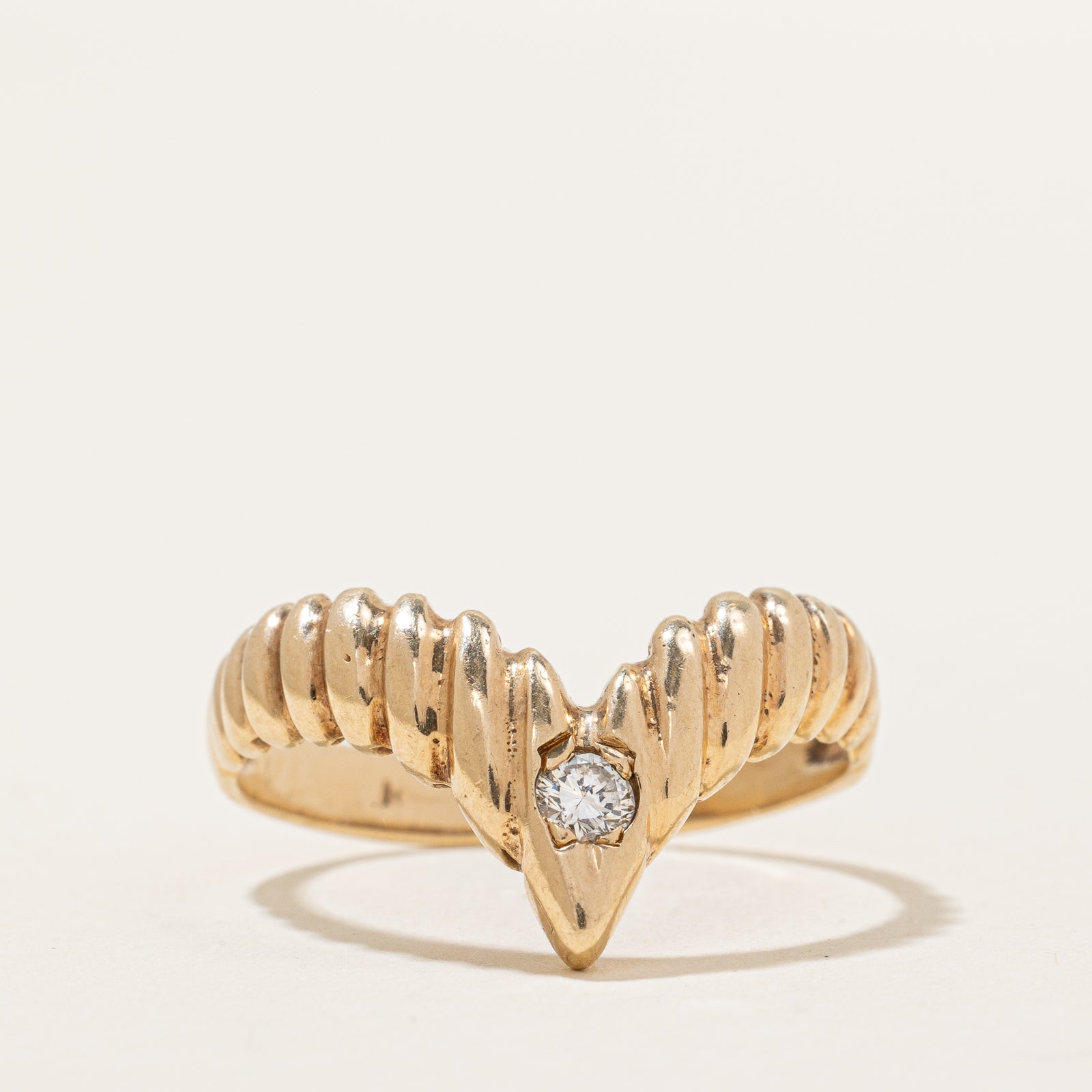 Diamond Chevron Ring | 0.09ct | SZ 8 |