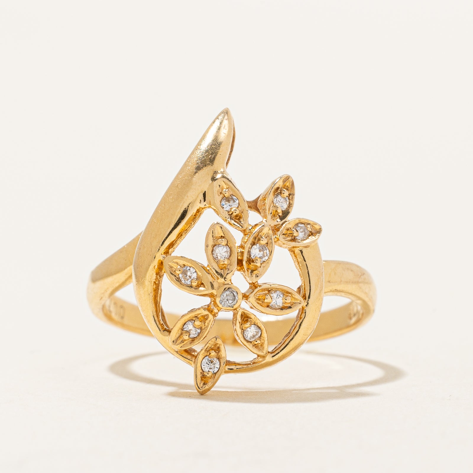 Diamond Flower Ring | 0.07ctw | SZ 6.25 |