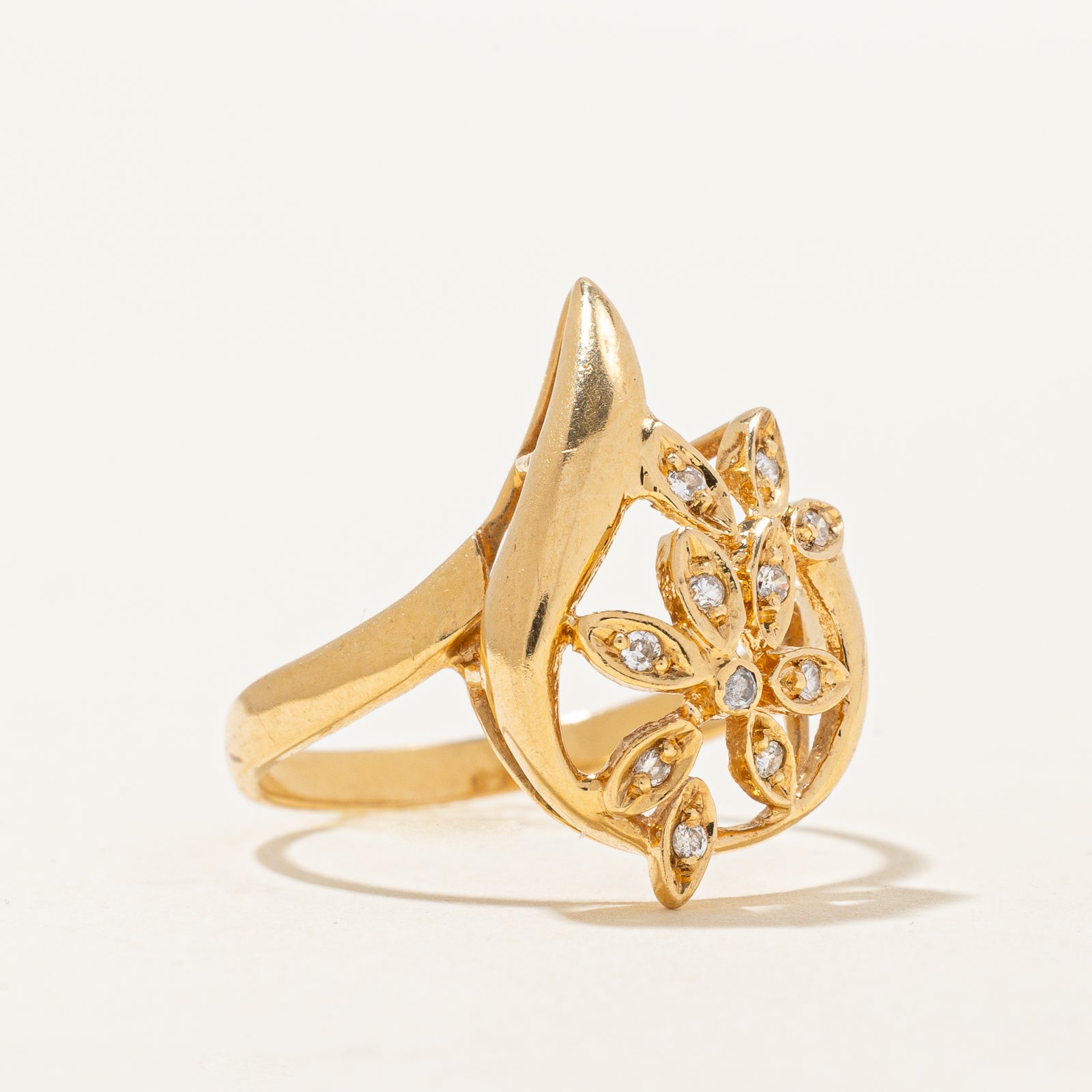 Diamond Flower Ring | 0.07ctw | SZ 6.25 |