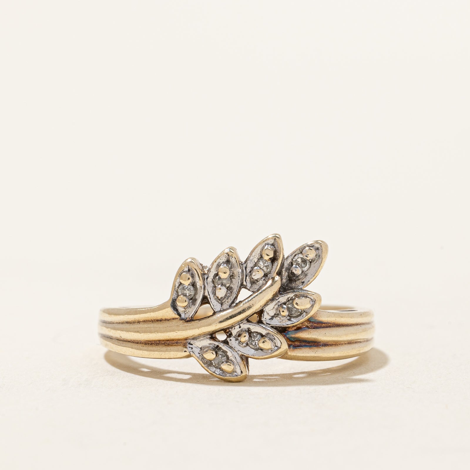 Bague feuille en diamant | 0,04 ct | Taille 6 |